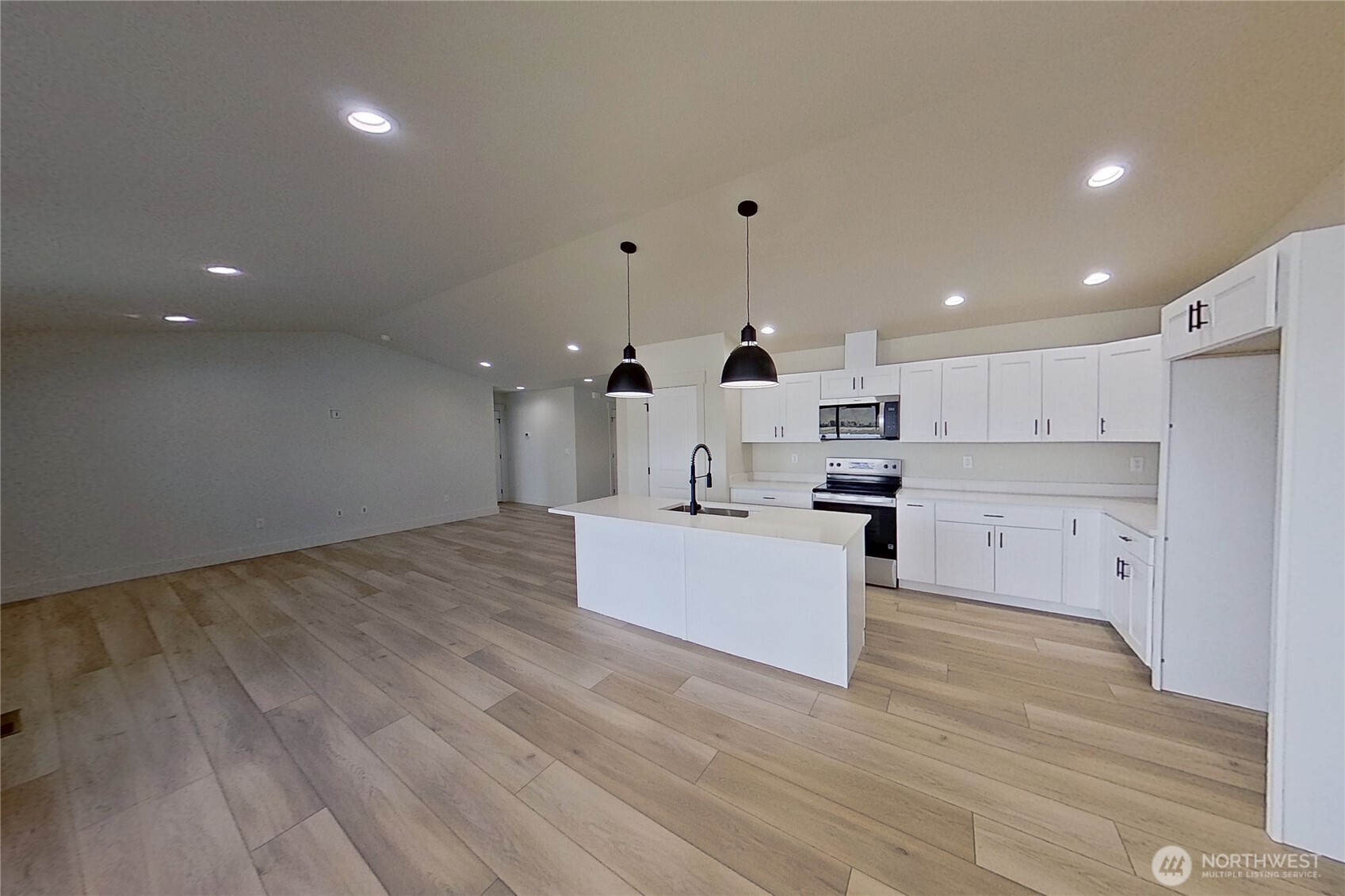201 Country Cottage Lane Property Photo 8