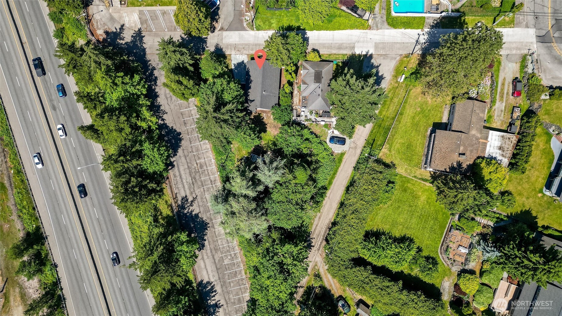 112 E Division Street Property Photo 7