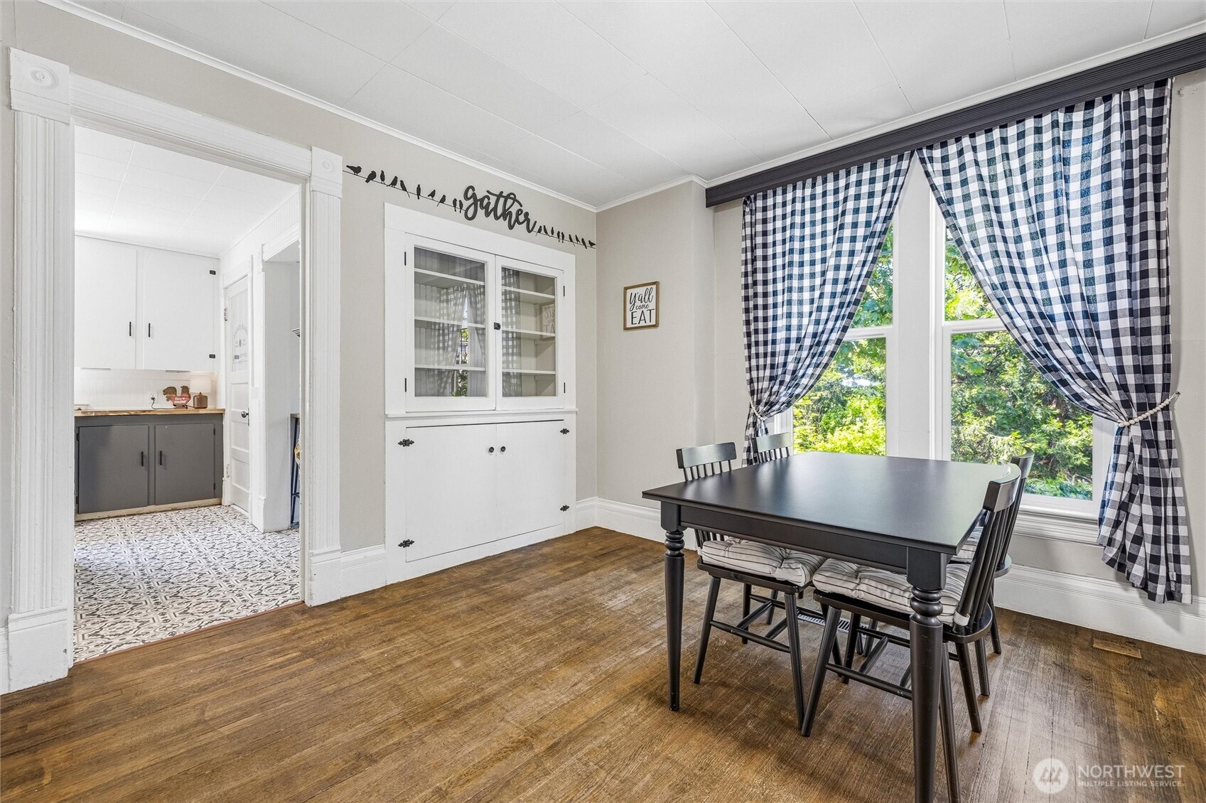 112 E Division Street Property Photo 15