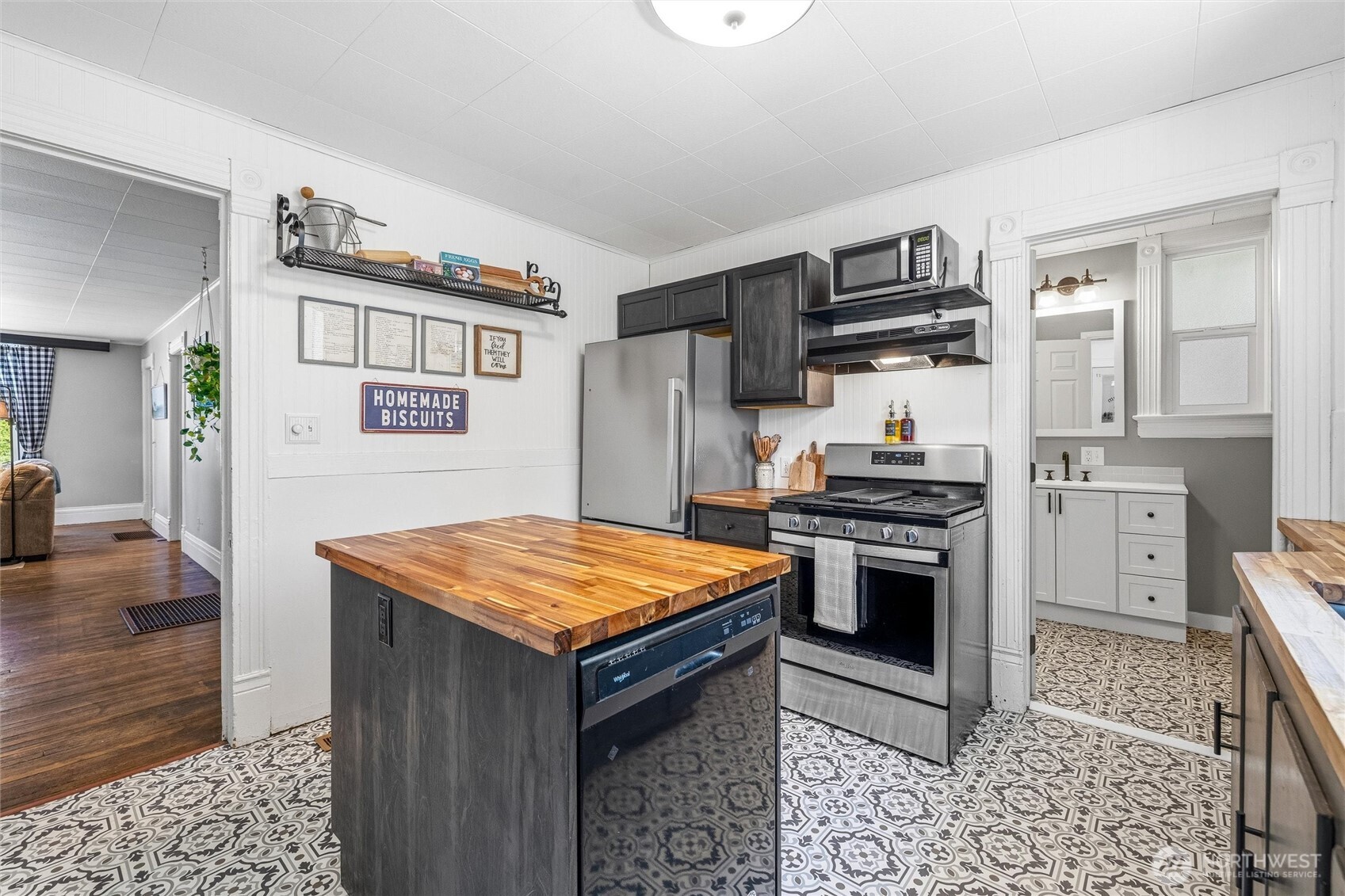 112 E Division Street Property Photo 18