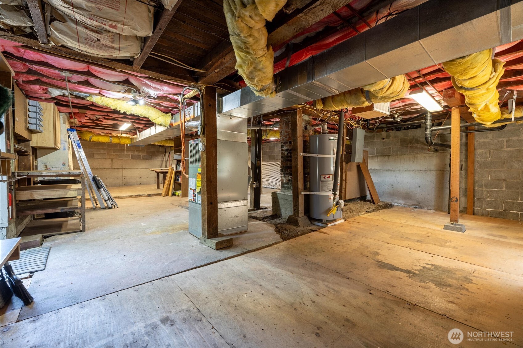 112 E Division Street Property Photo 31