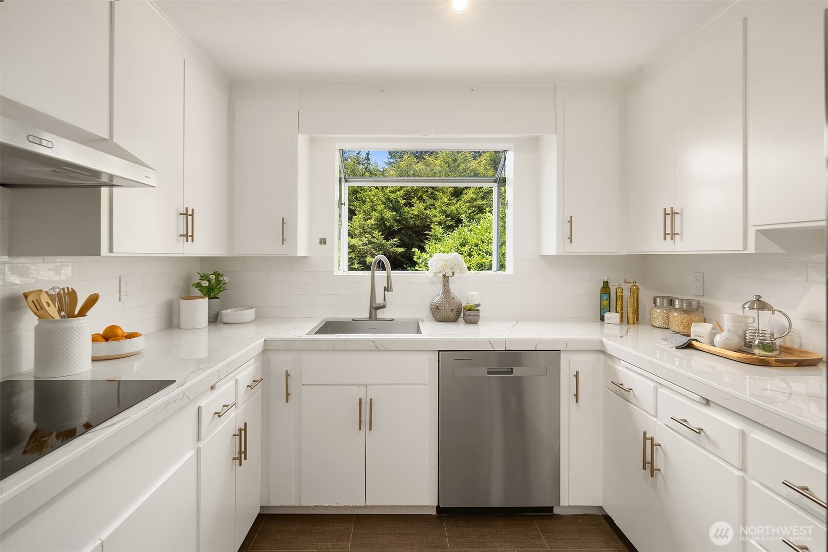 11215 Champagne Point Road Property Photo 8