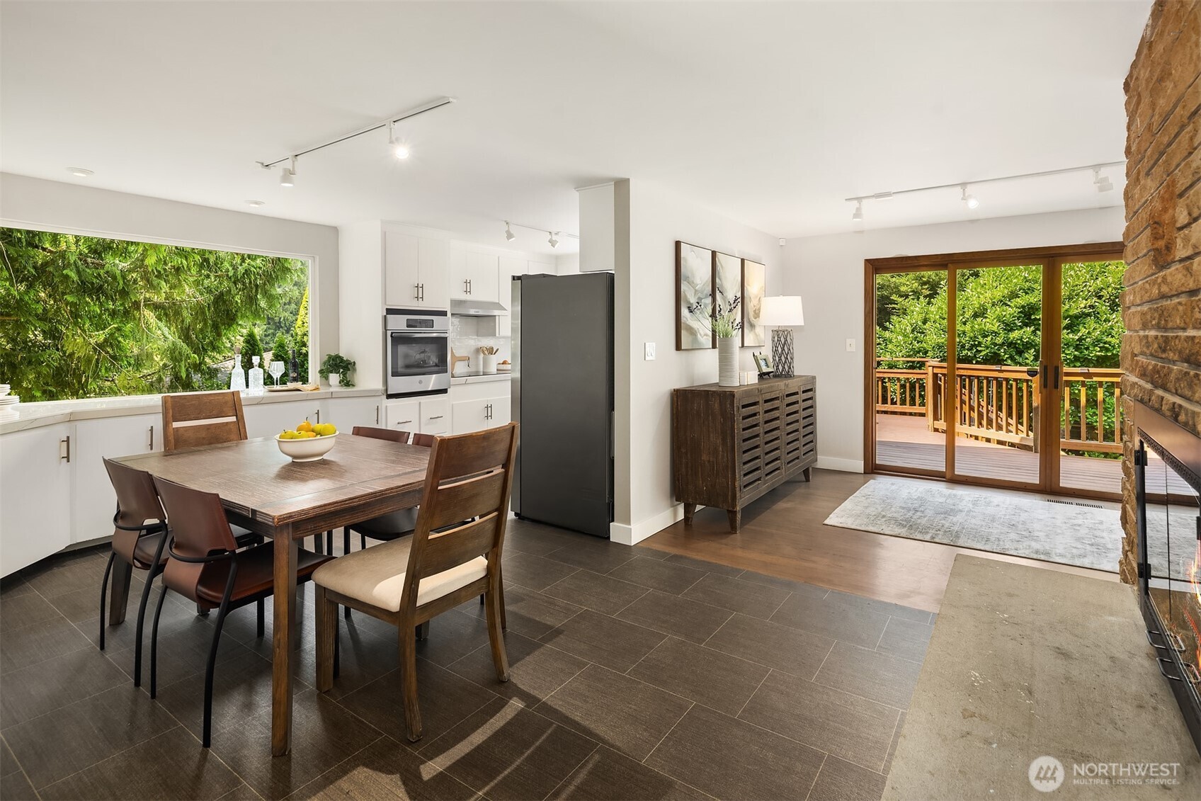 11215 Champagne Point Road Property Photo 10