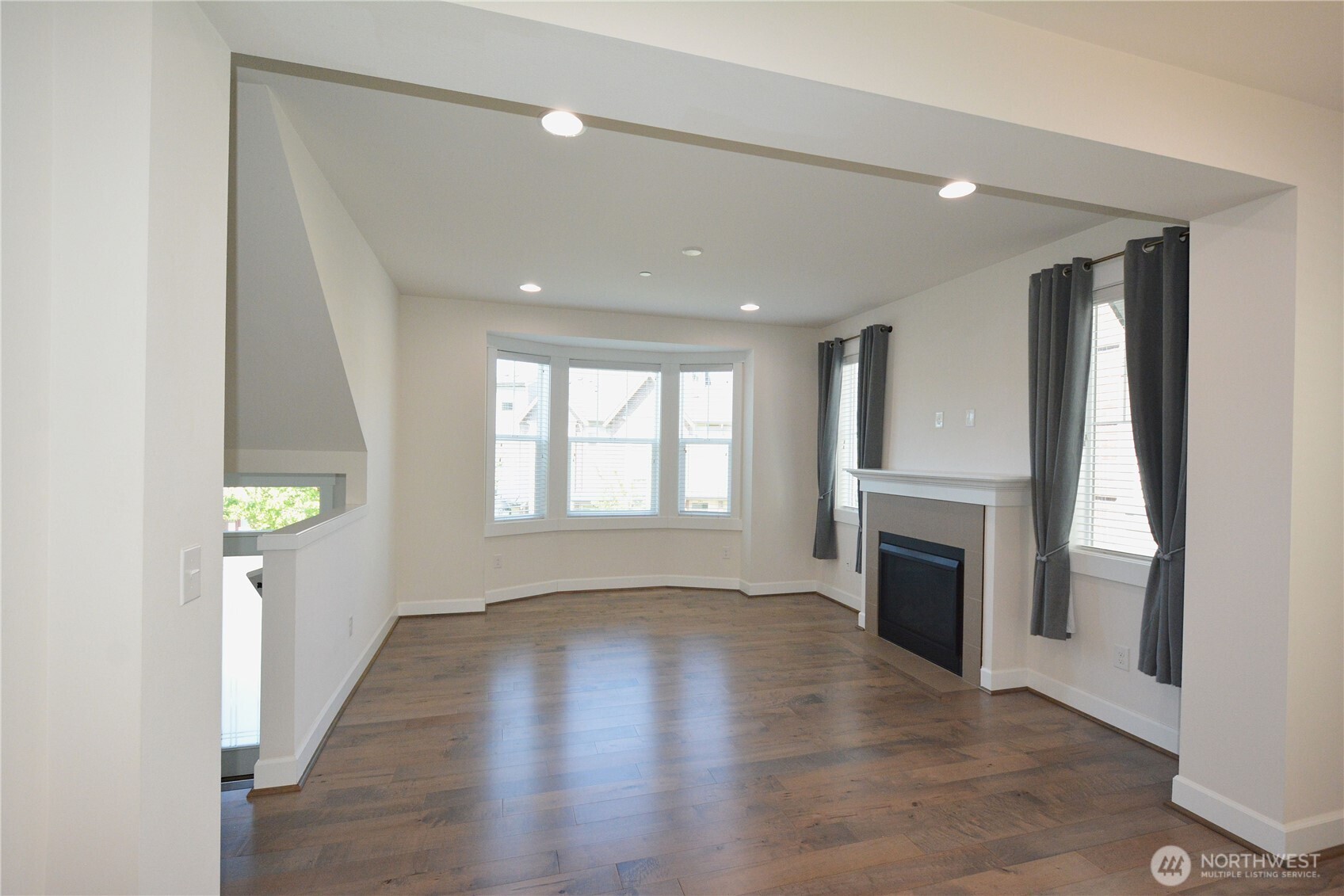 1356 Greenwich Walk Property Photo 5