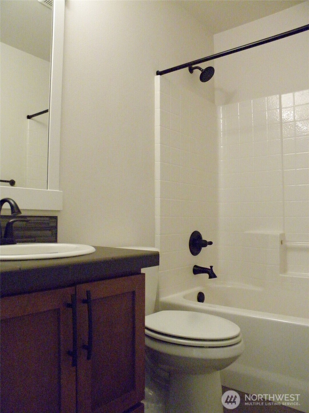 1356 Greenwich Walk Property Photo 16