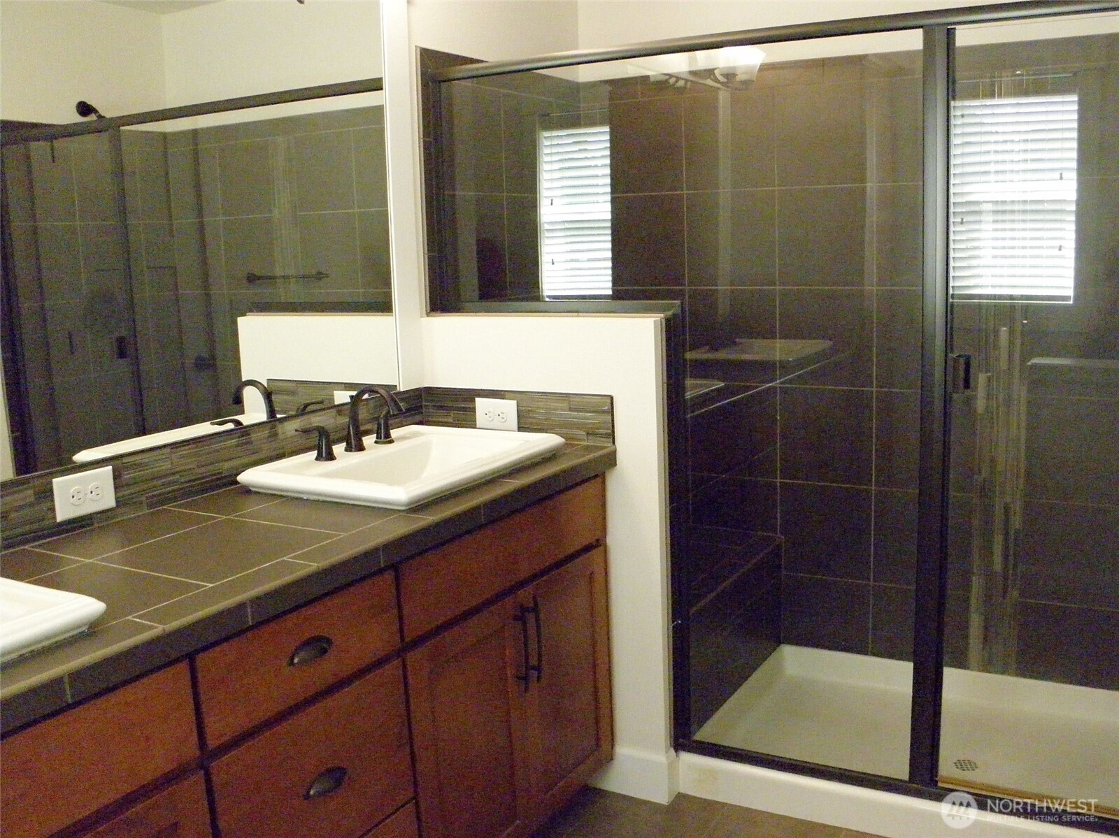 1356 Greenwich Walk Property Photo 18