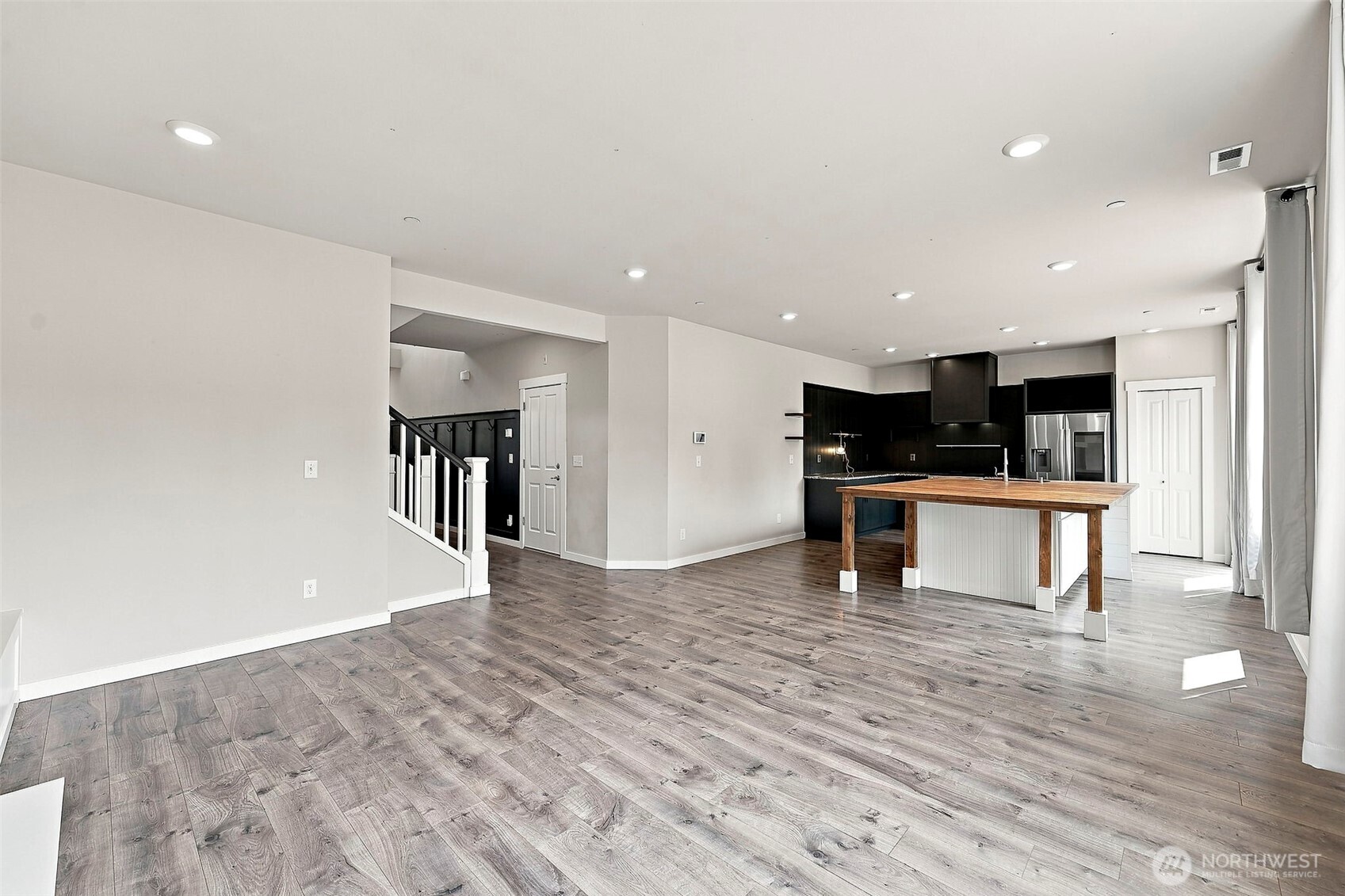 7701 208th Avenue Property Photo 9