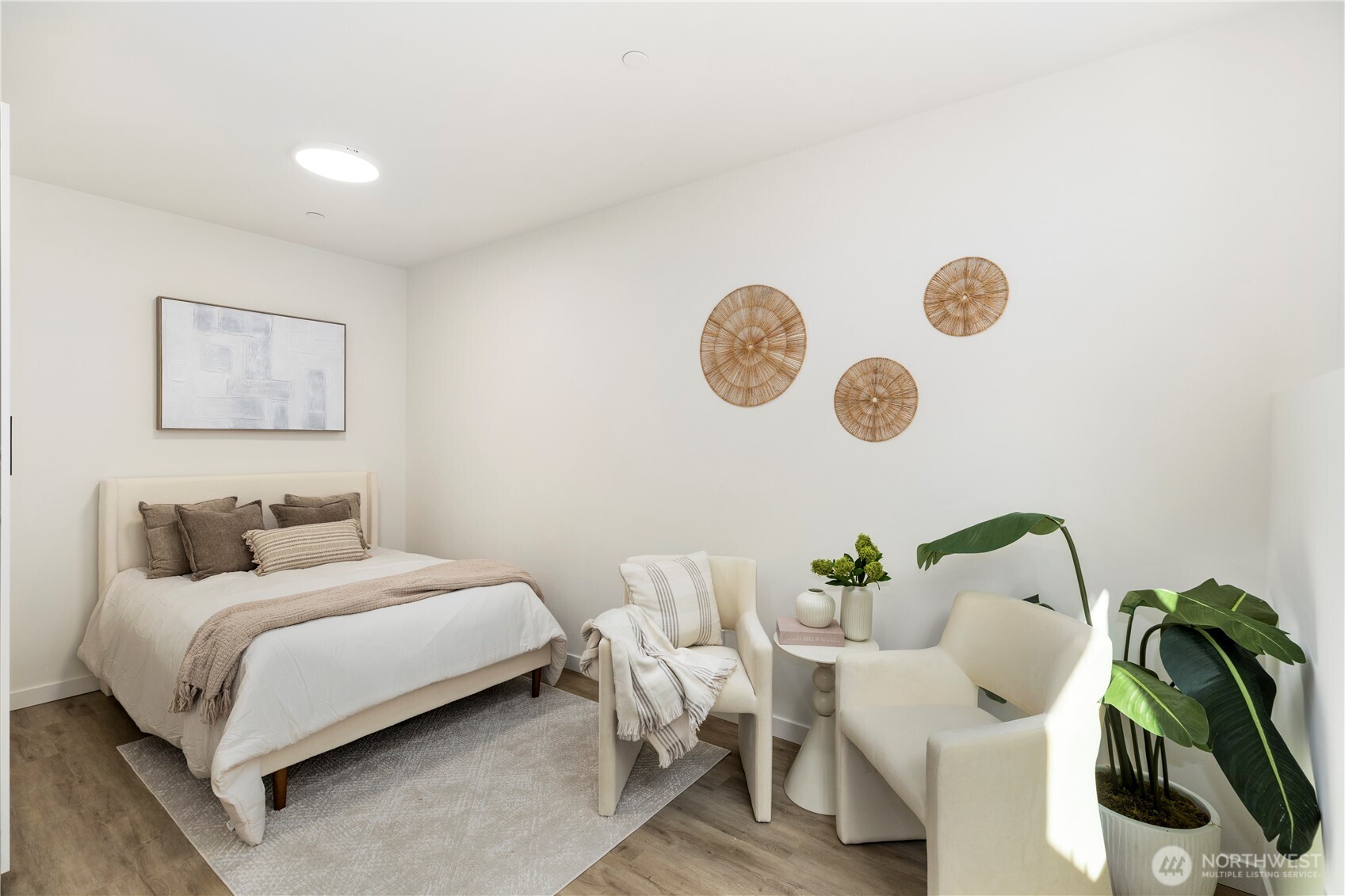 2328 Franklin Avenue C Property Photo 8