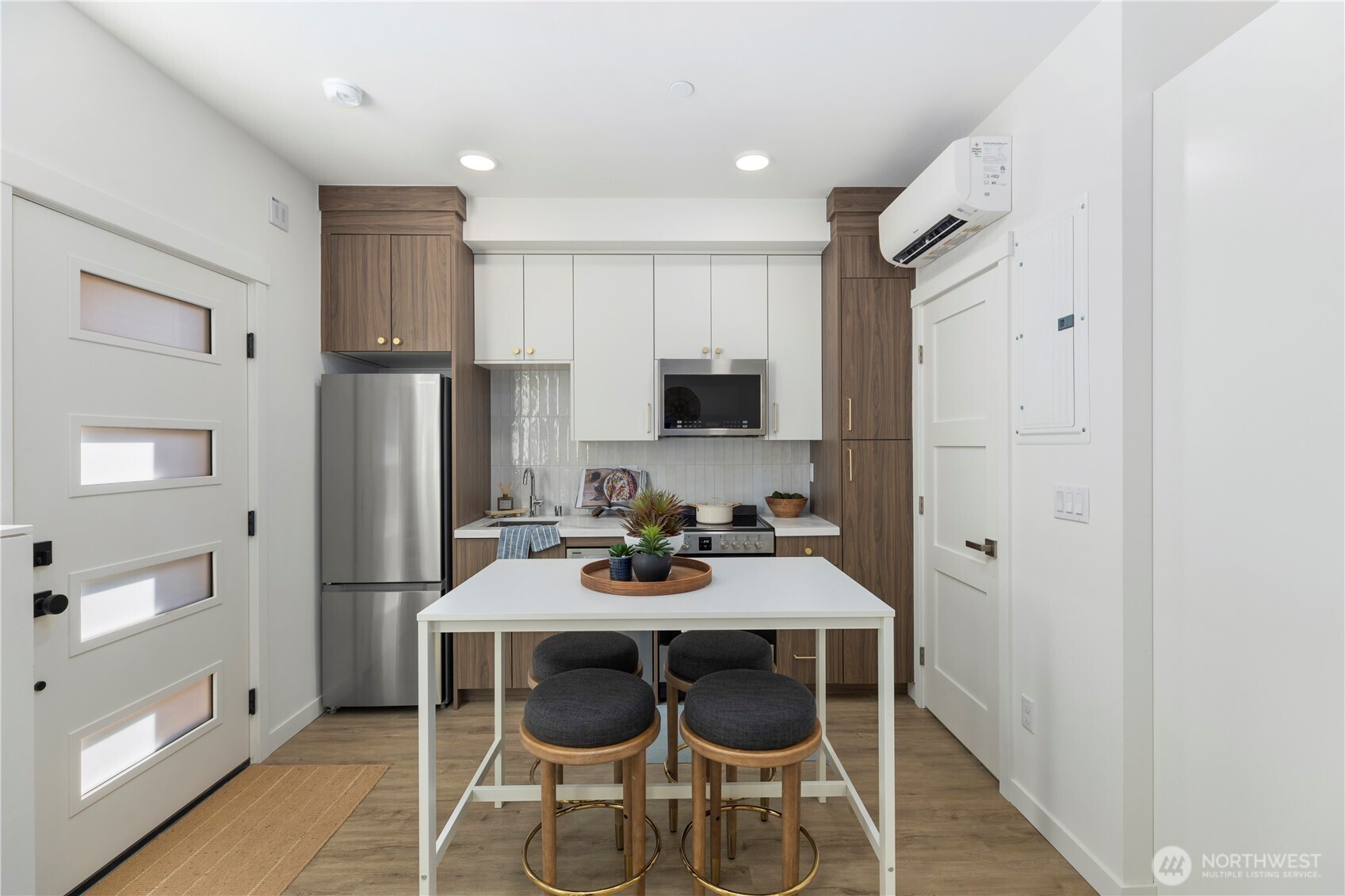 2328 Franklin Avenue C Property Photo 9