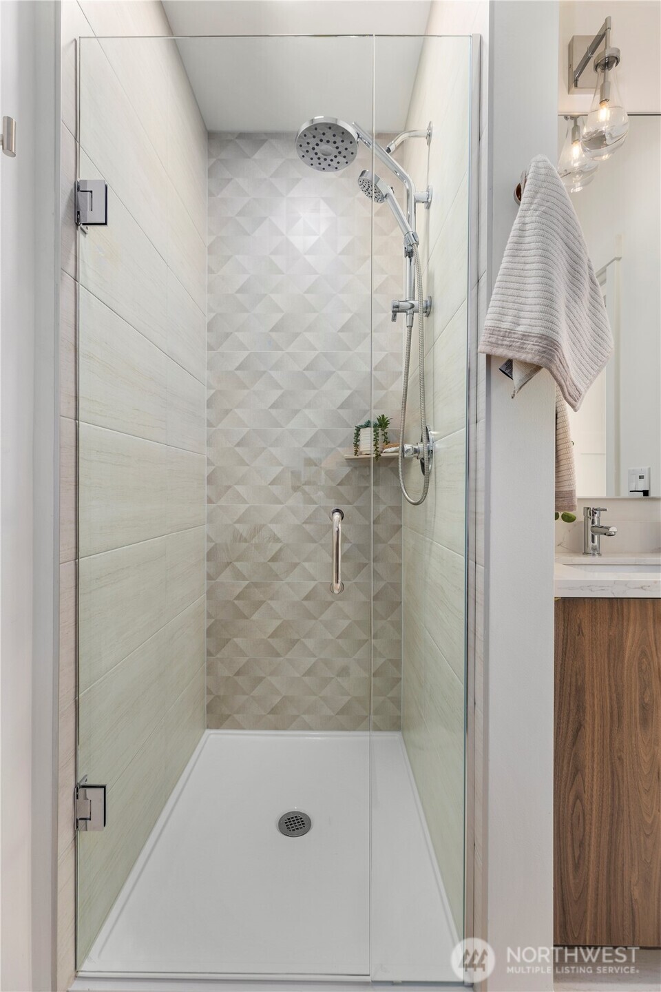 2328 Franklin Avenue C Property Photo 13