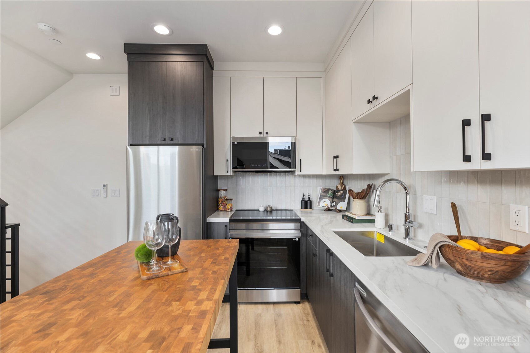 2328 Franklin Avenue C Property Photo 23