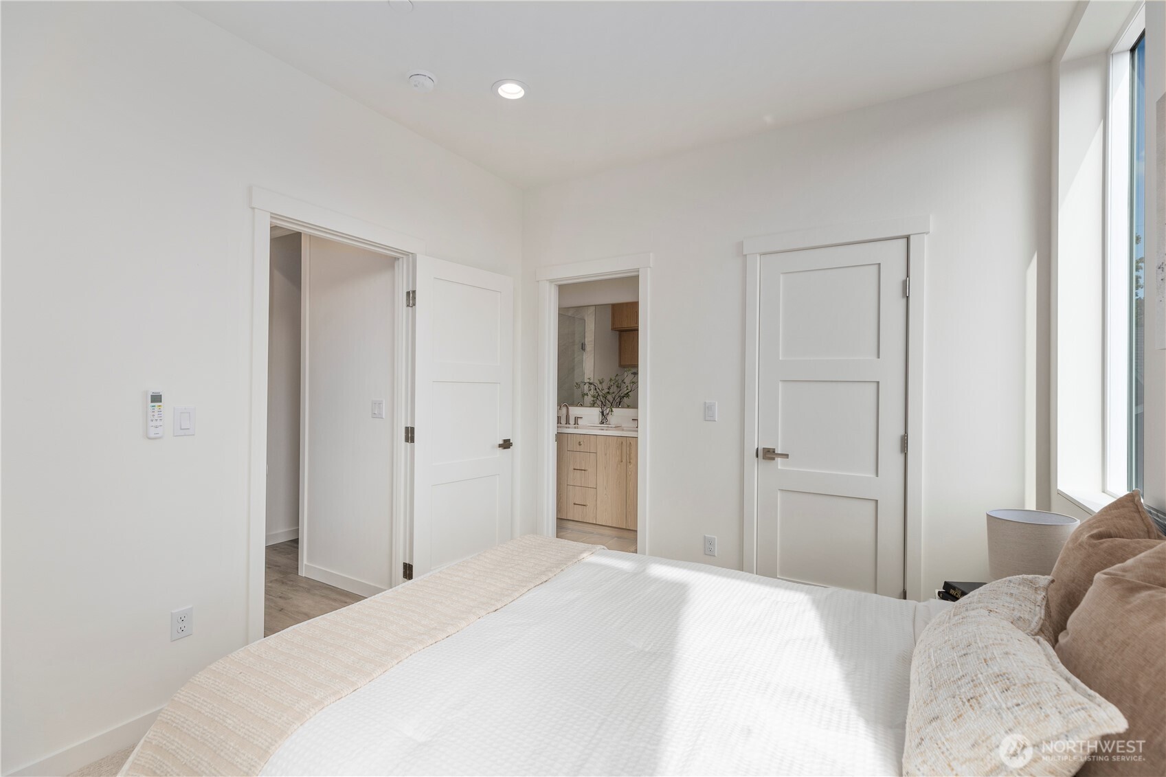 2328 Franklin Avenue C Property Photo 25