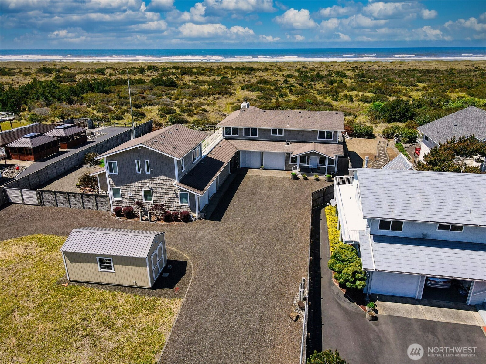 935 S Sand Dune Avenue Property Photo 2