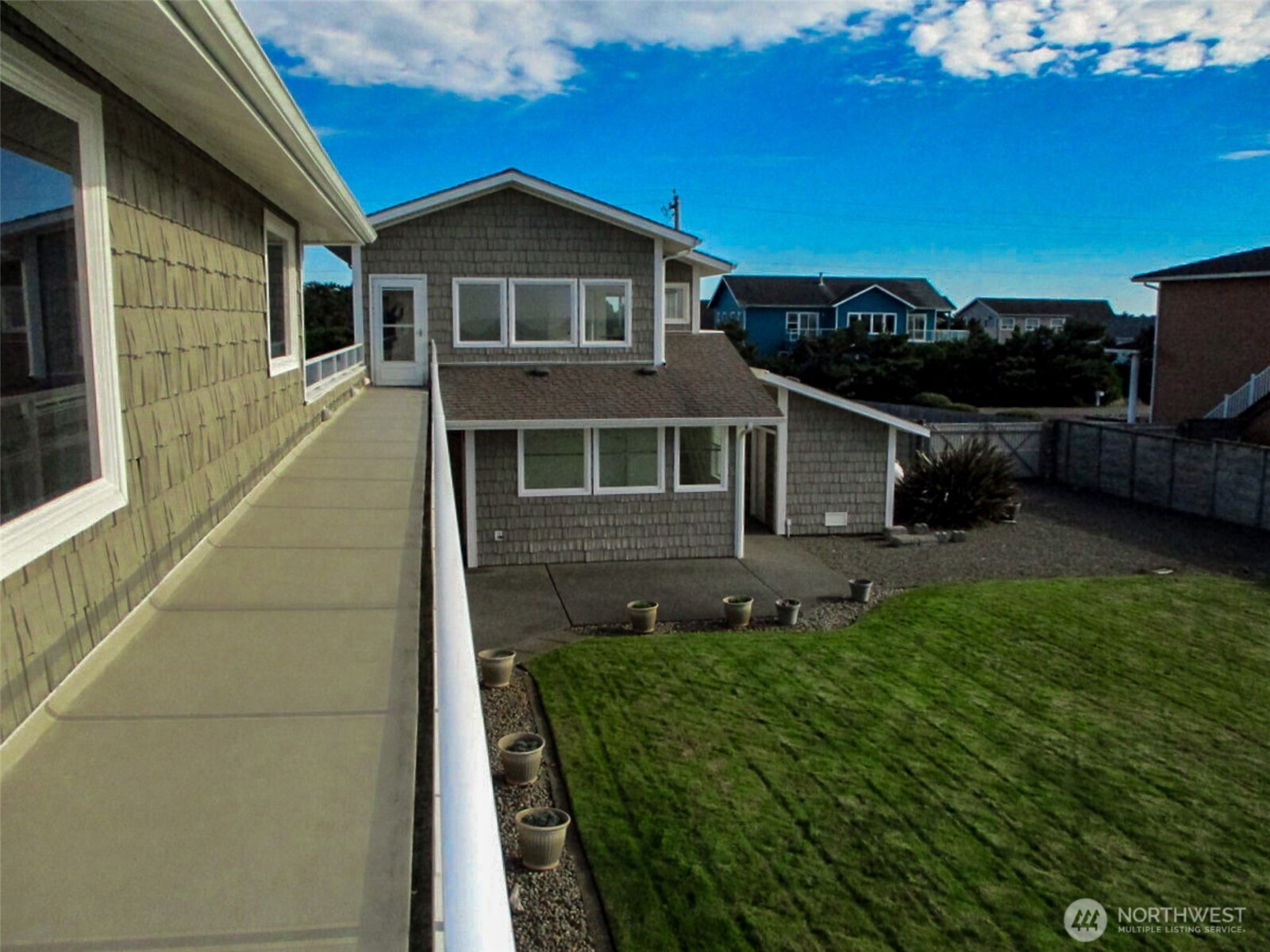 935 S Sand Dune Avenue Property Photo 10