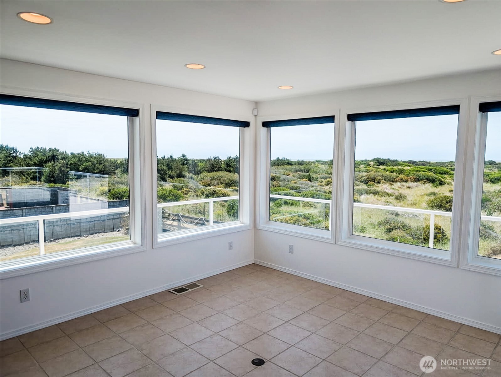 935 S Sand Dune Avenue Property Photo 17