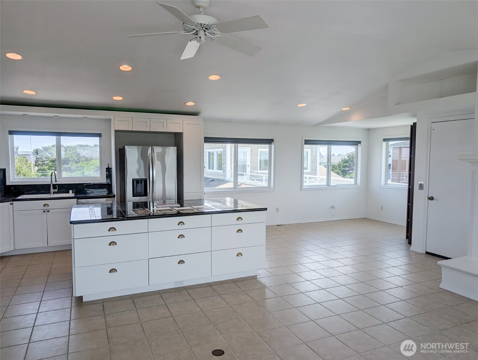 935 S Sand Dune Avenue Property Photo 24