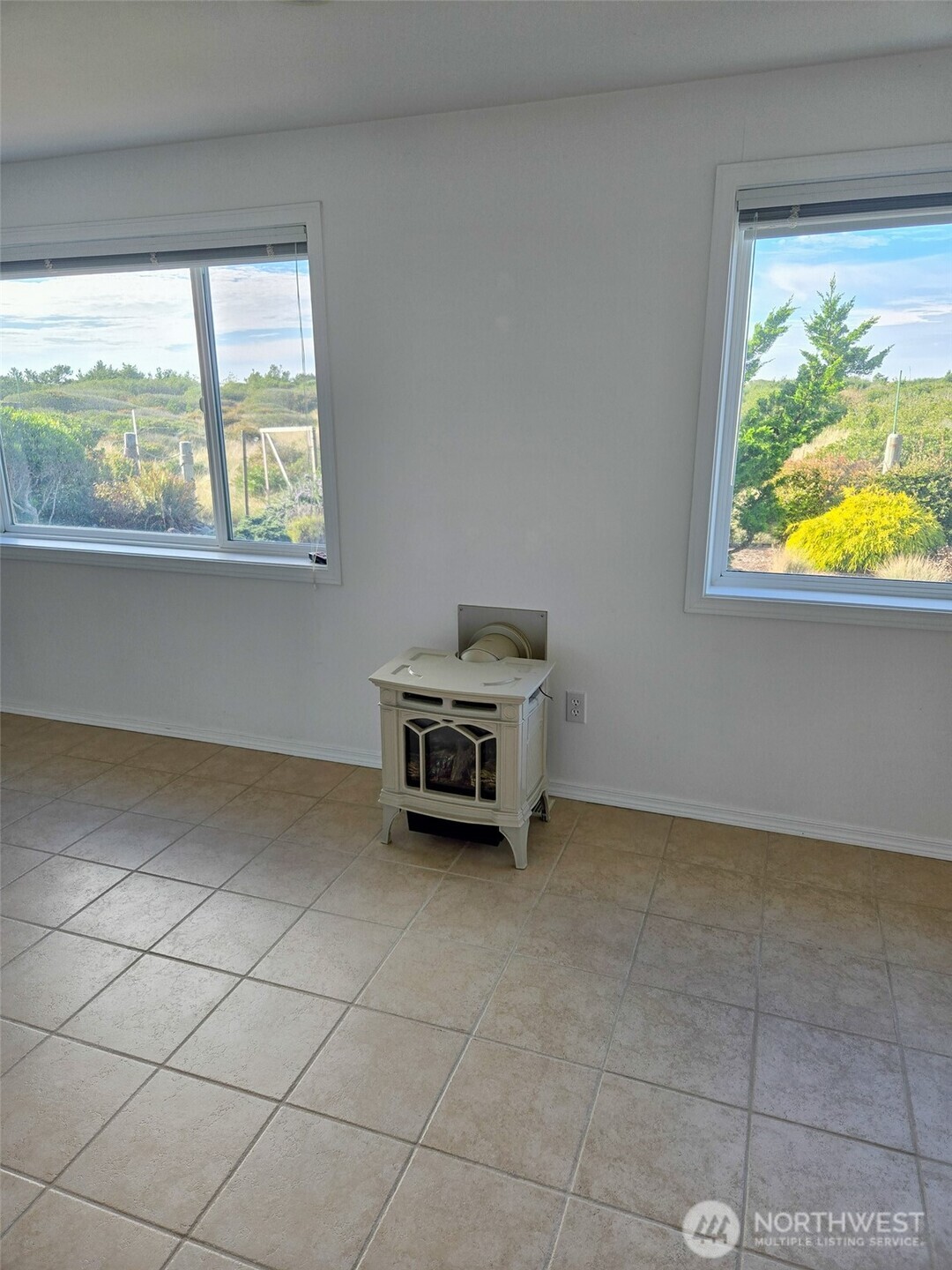 935 S Sand Dune Avenue Property Photo 32