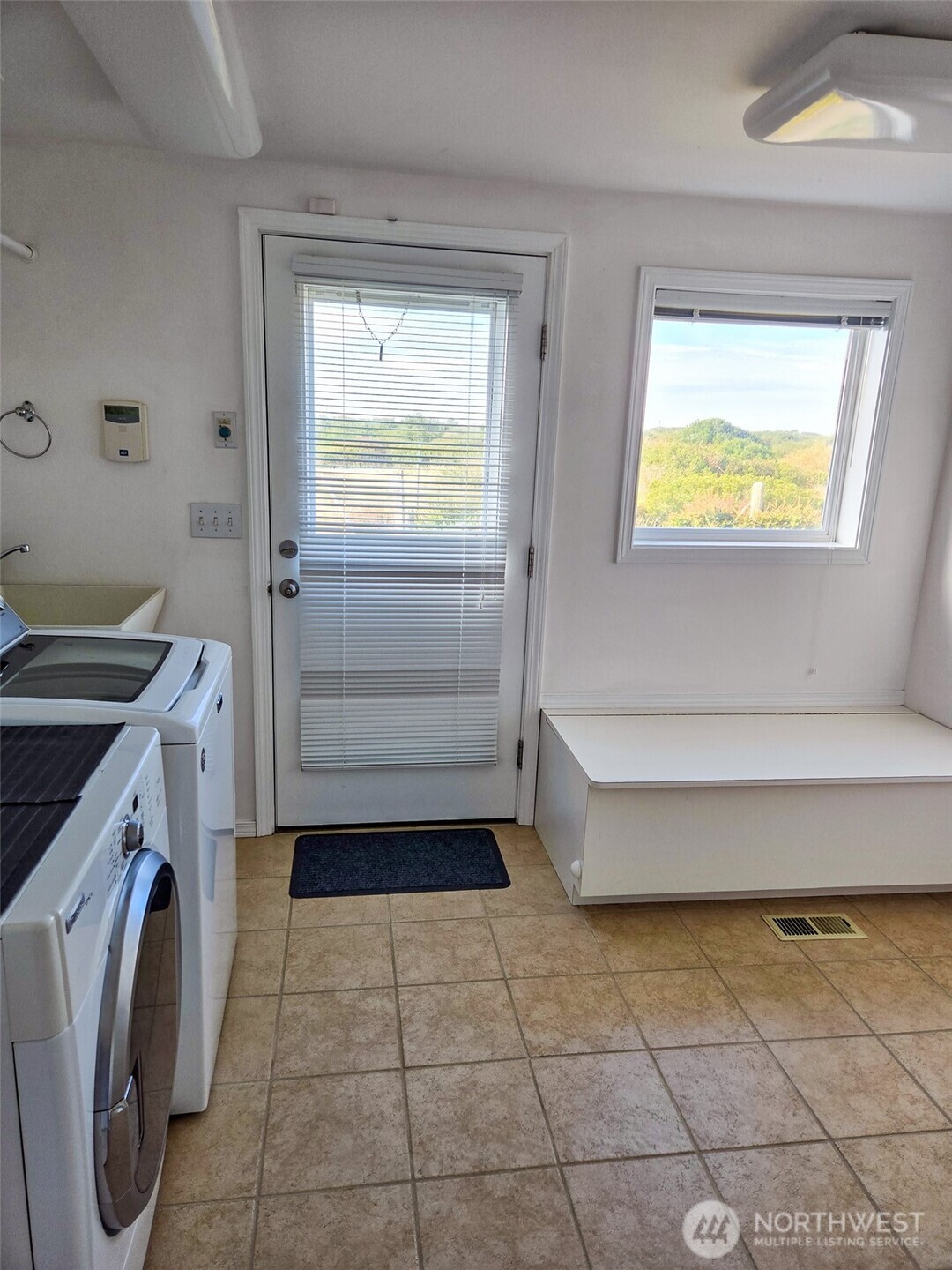 935 S Sand Dune Avenue Property Photo 33