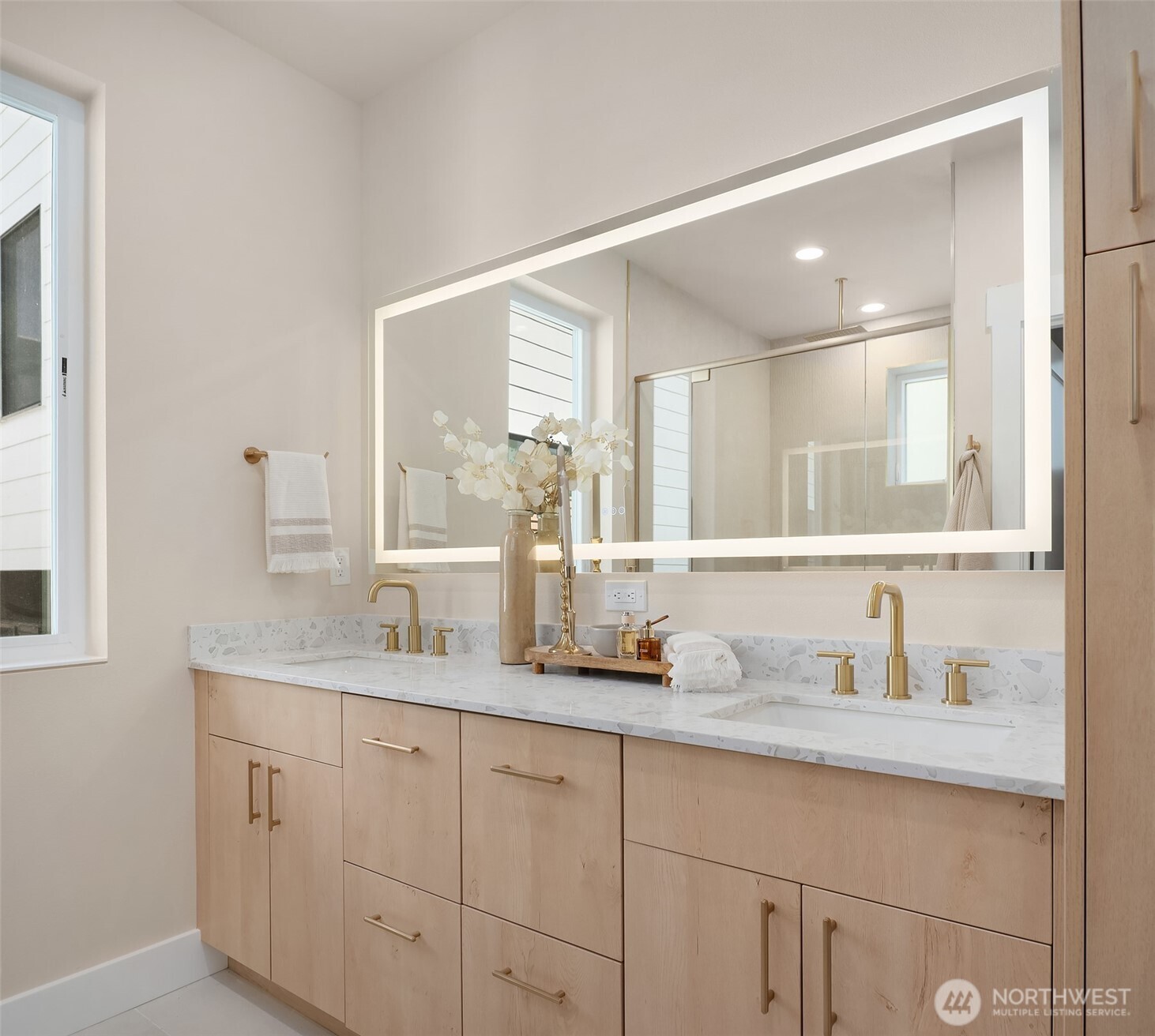 910 15th Avenue B Property Photo 17