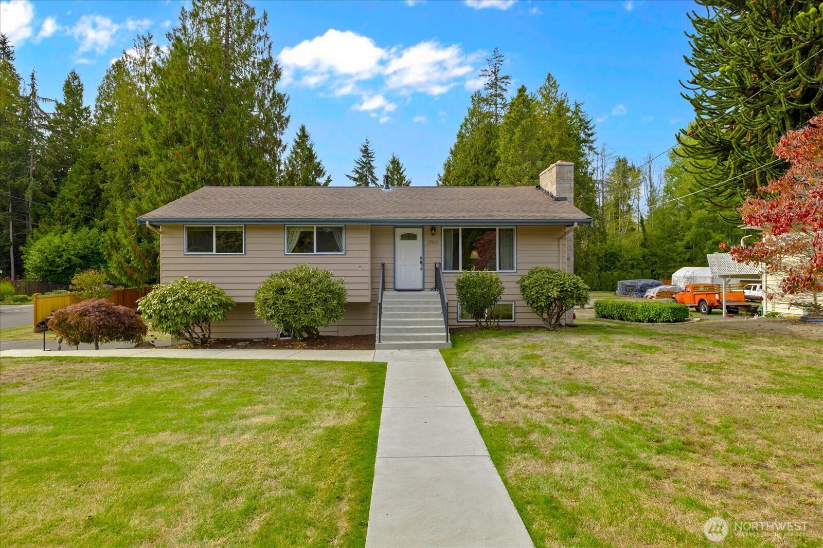 19126 80th Avenue Property Photo 2