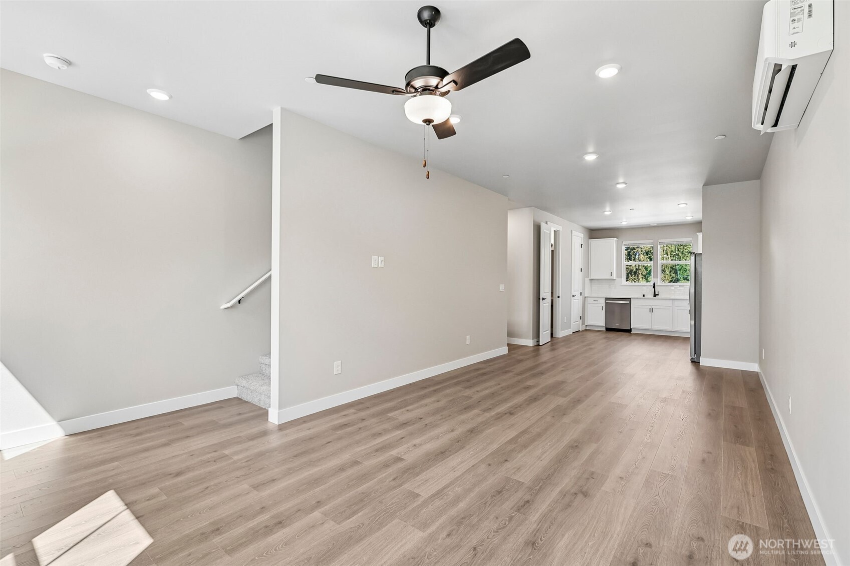 8927 172nd Street Property Photo 4