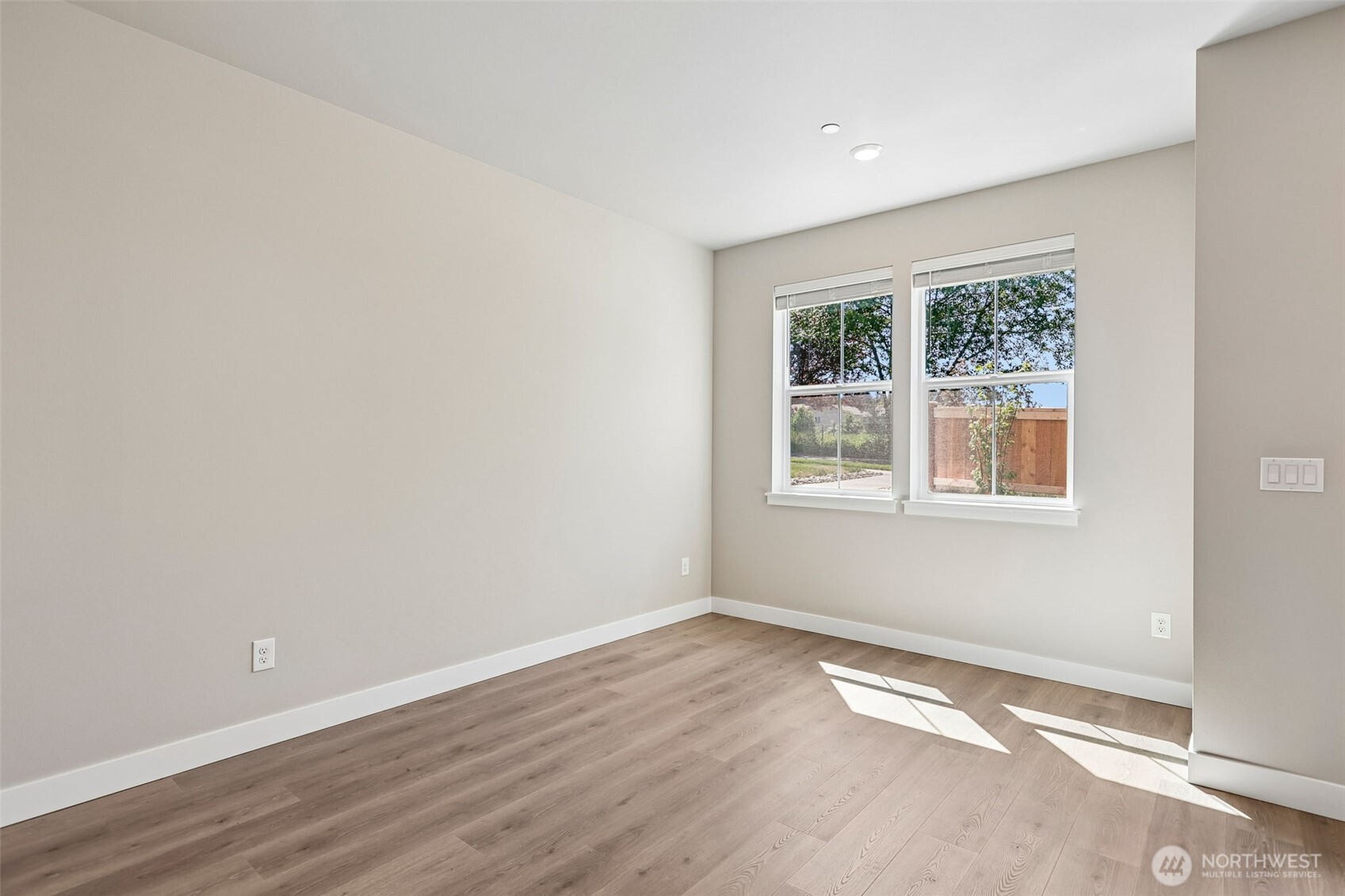 8927 172nd Street Property Photo 11