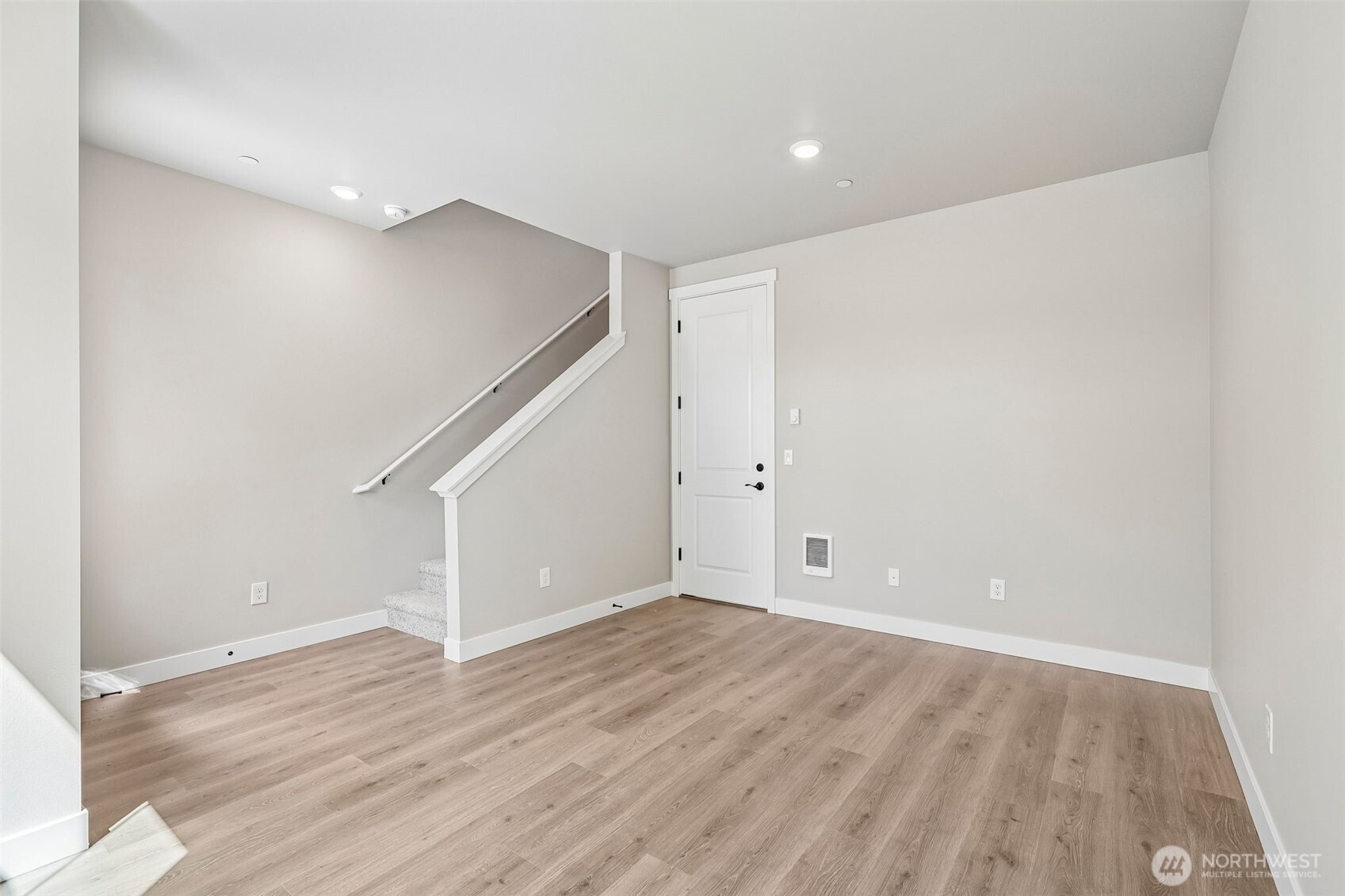 8927 172nd Street Property Photo 12