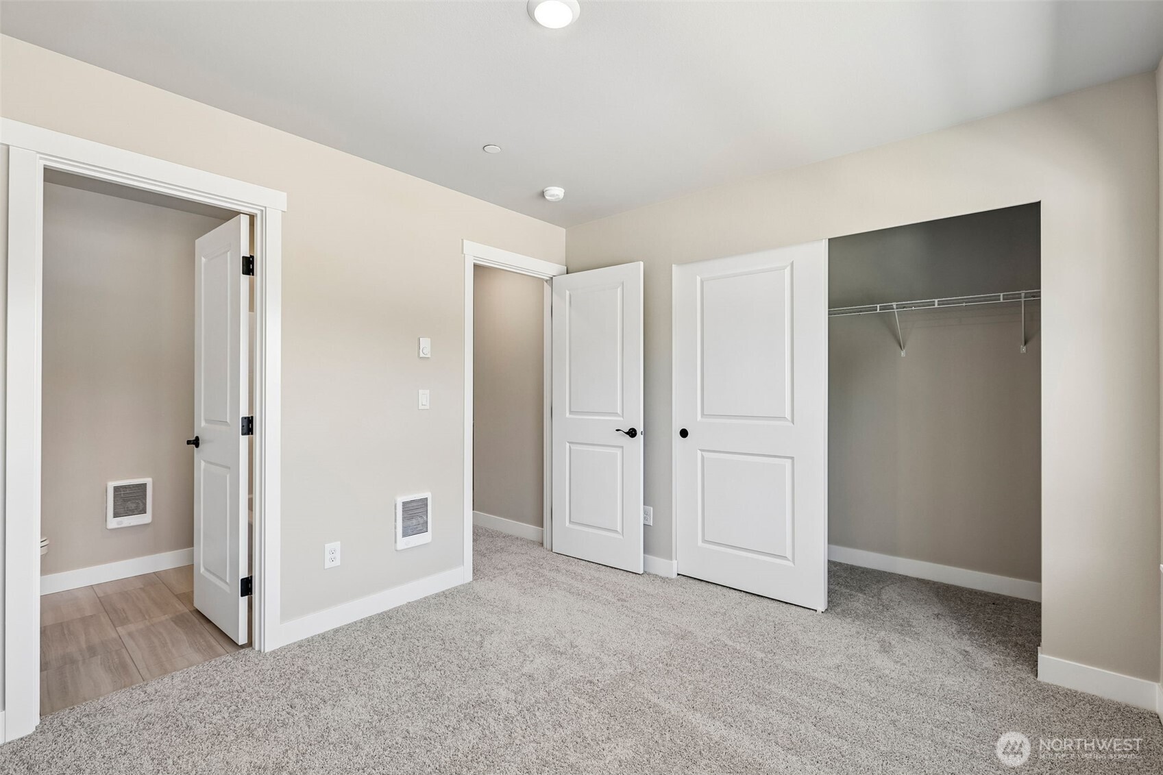 8927 172nd Street Property Photo 17