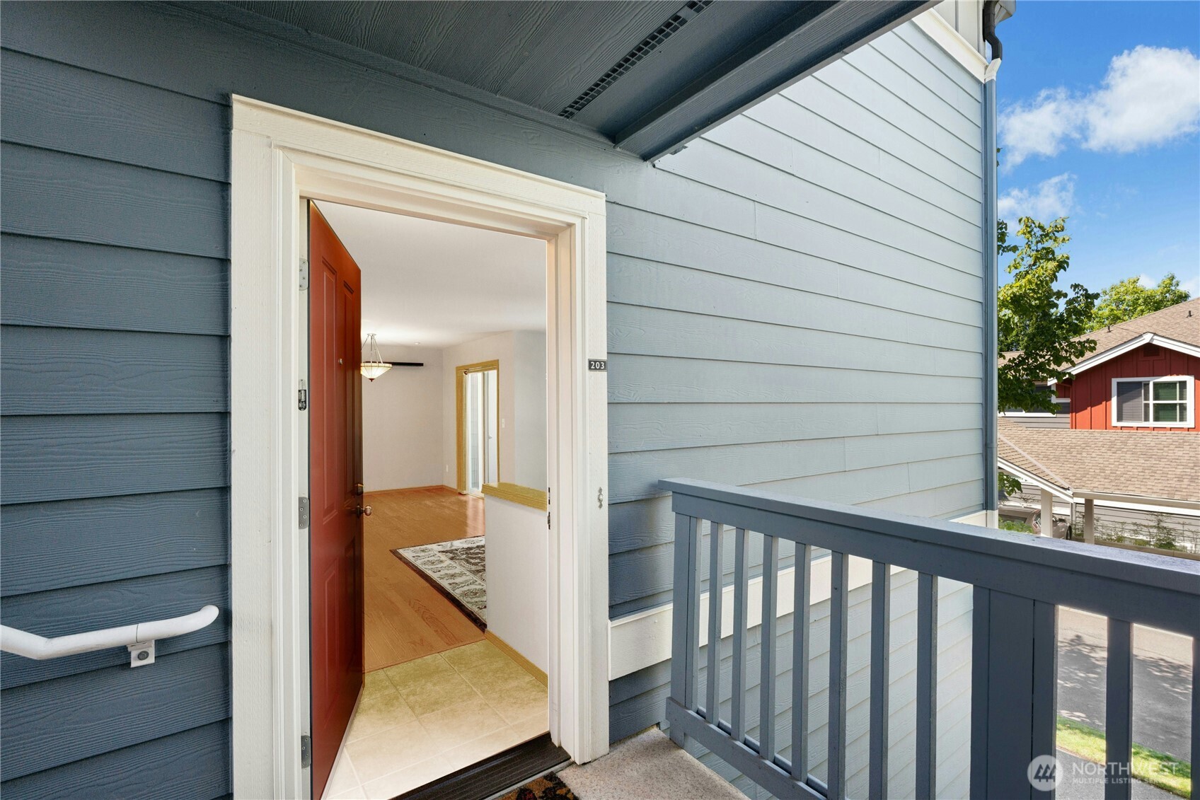 1652 25th Place 203 Property Photo 3