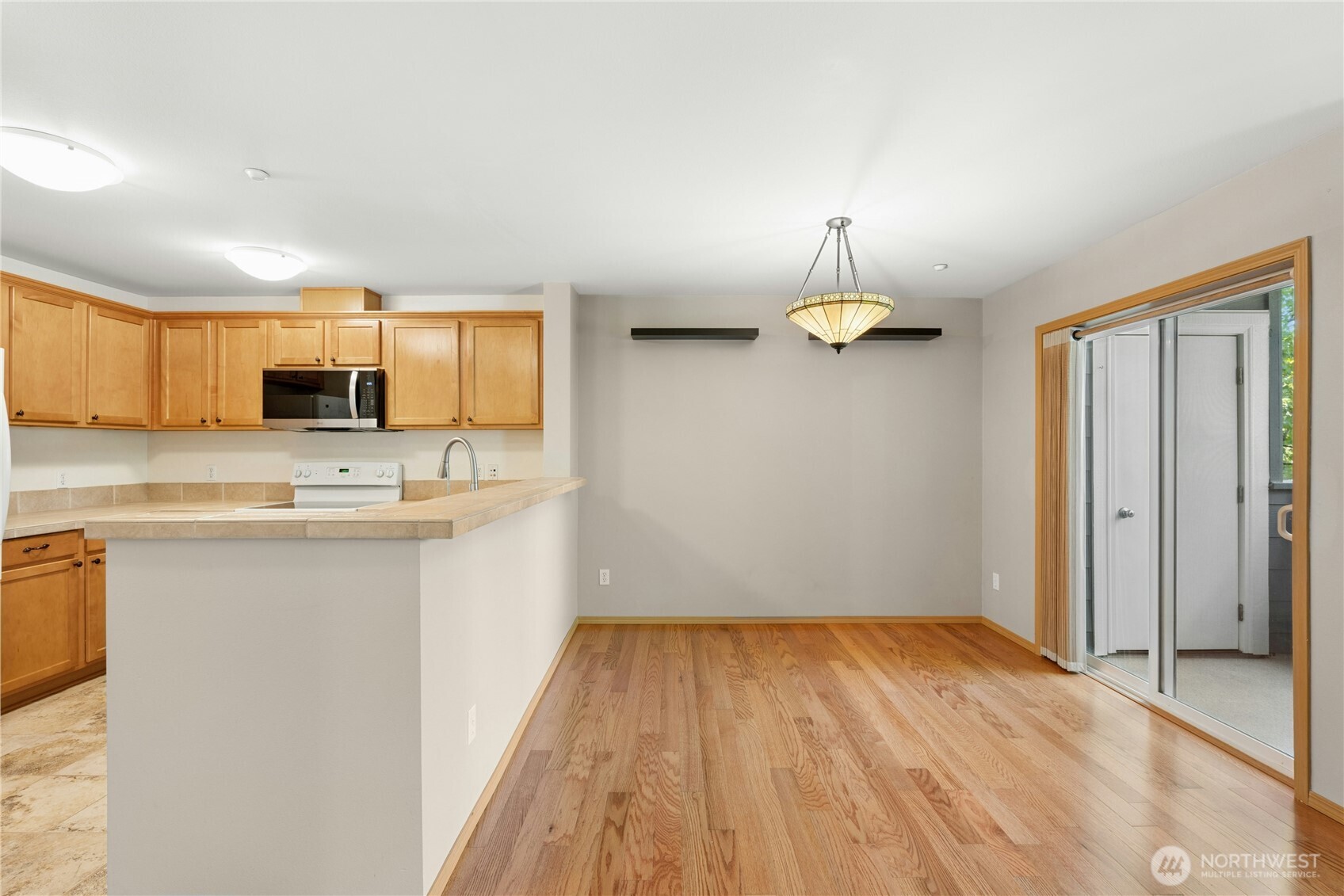 1652 25th Place 203 Property Photo 10