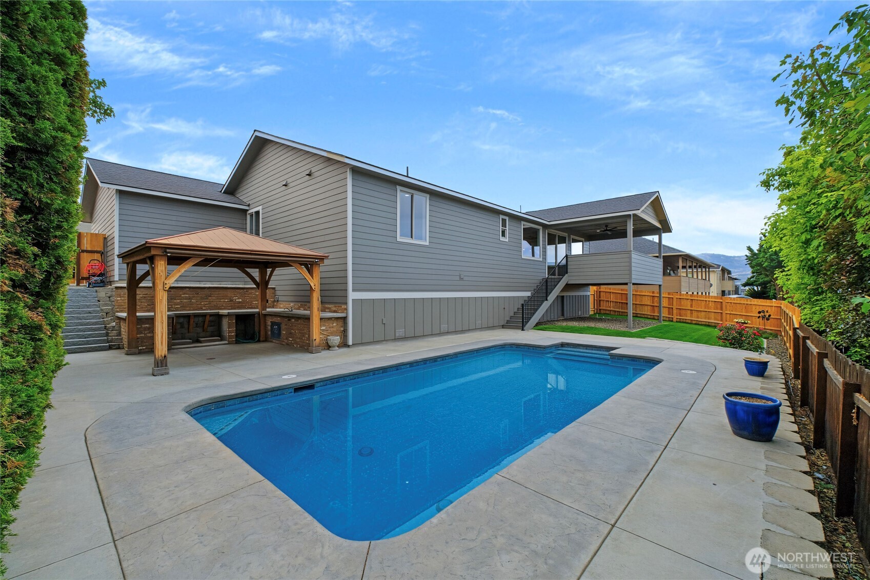 76 S Meadowbrook Lane Property Photo 4