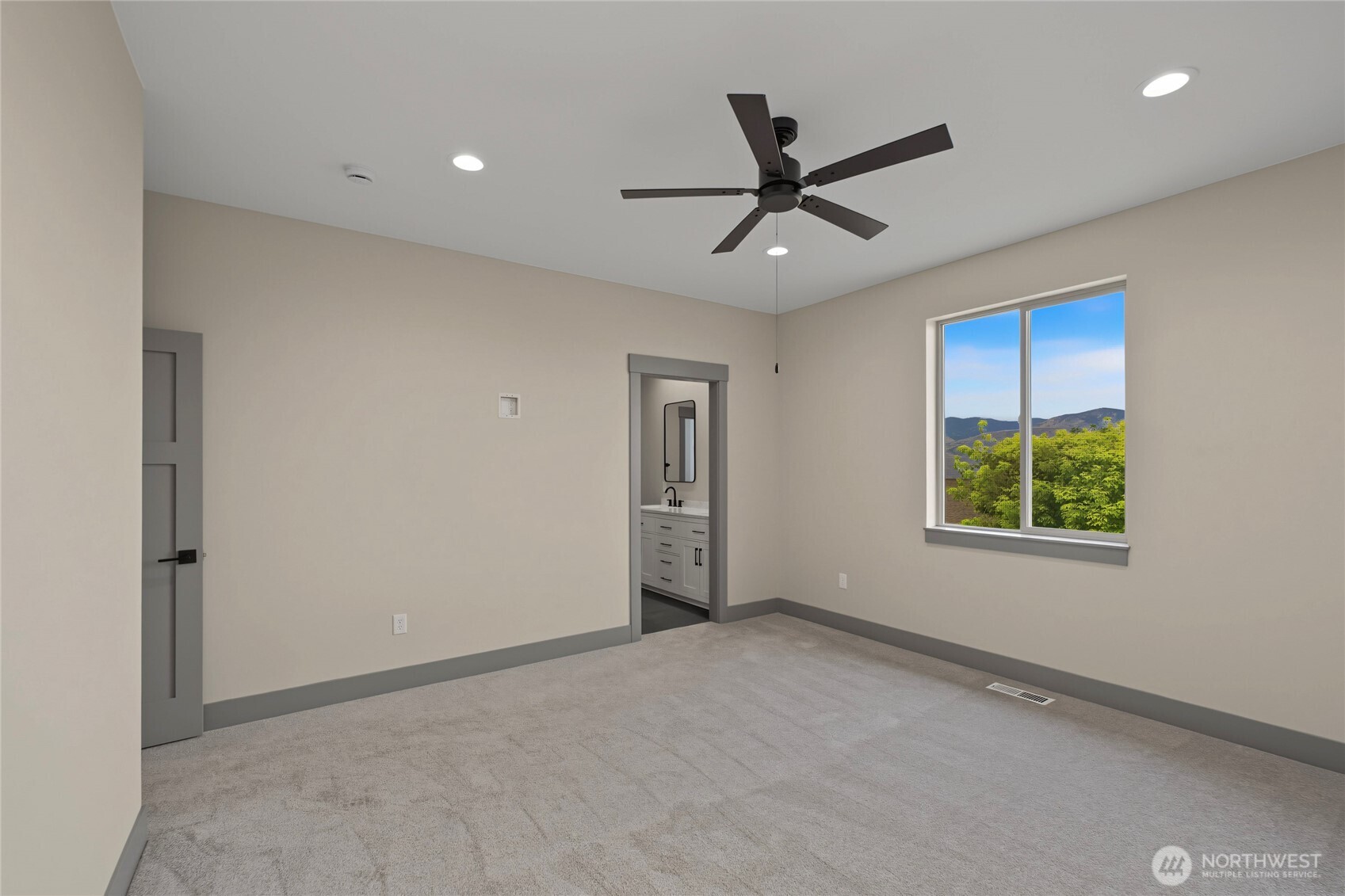 76 S Meadowbrook Lane Property Photo 16