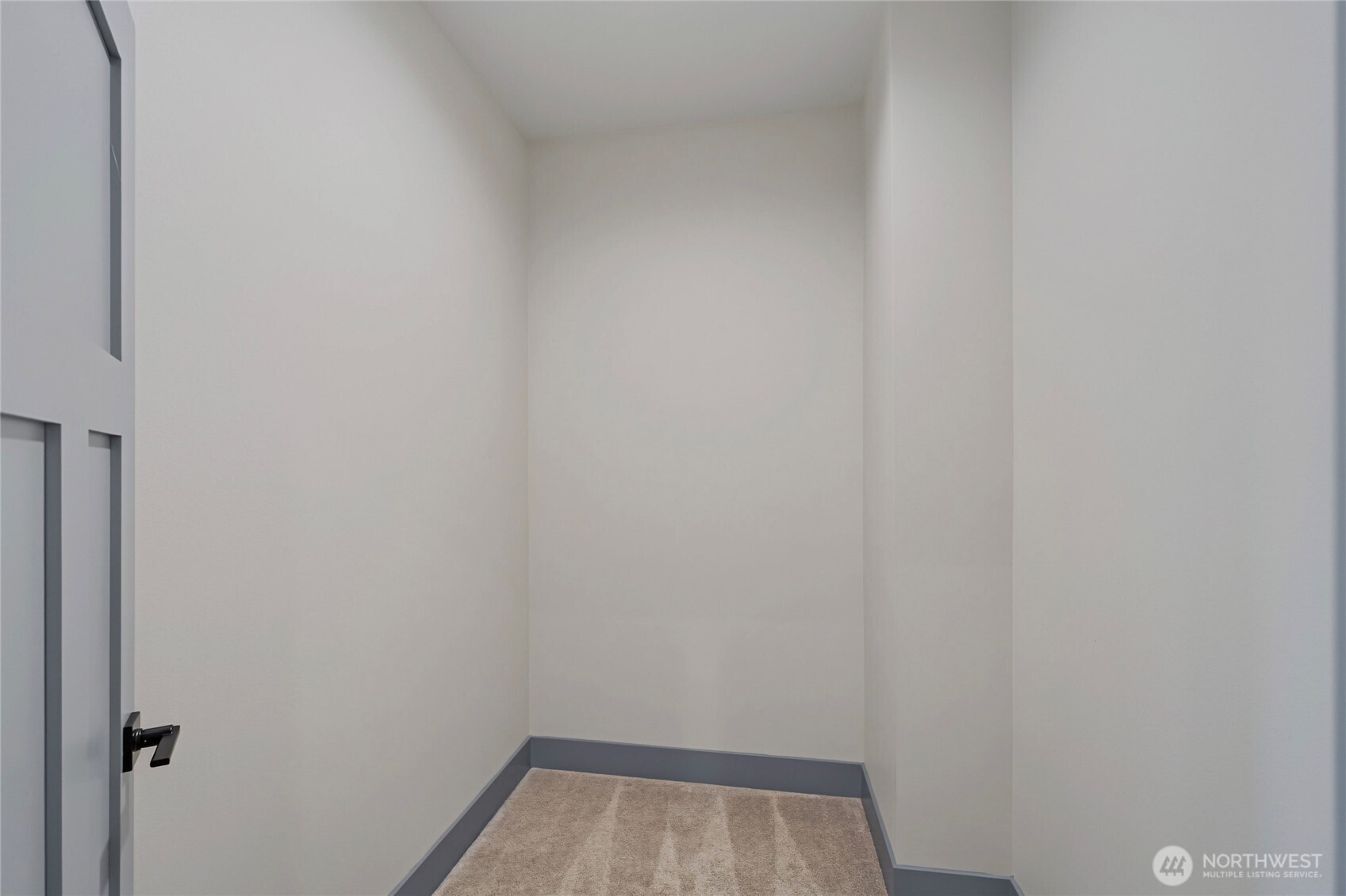 76 S Meadowbrook Lane Property Photo 21