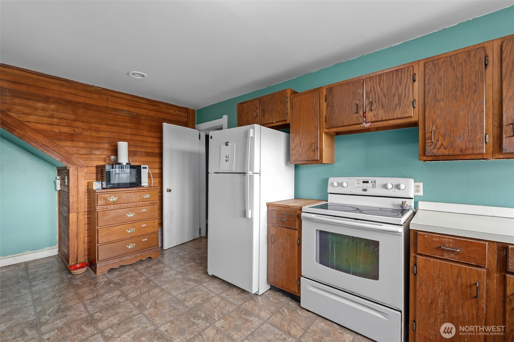 420 Warren Street Property Photo 10