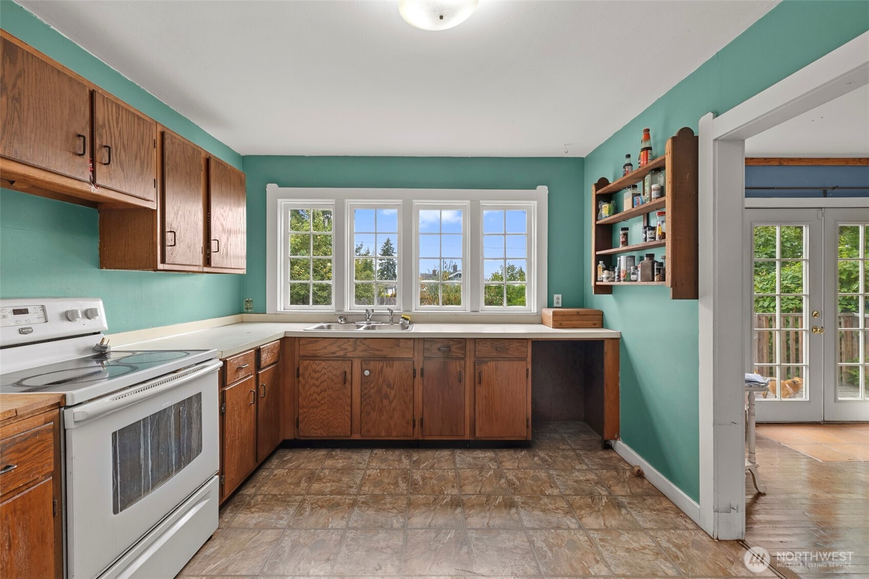 420 Warren Street Property Photo 11