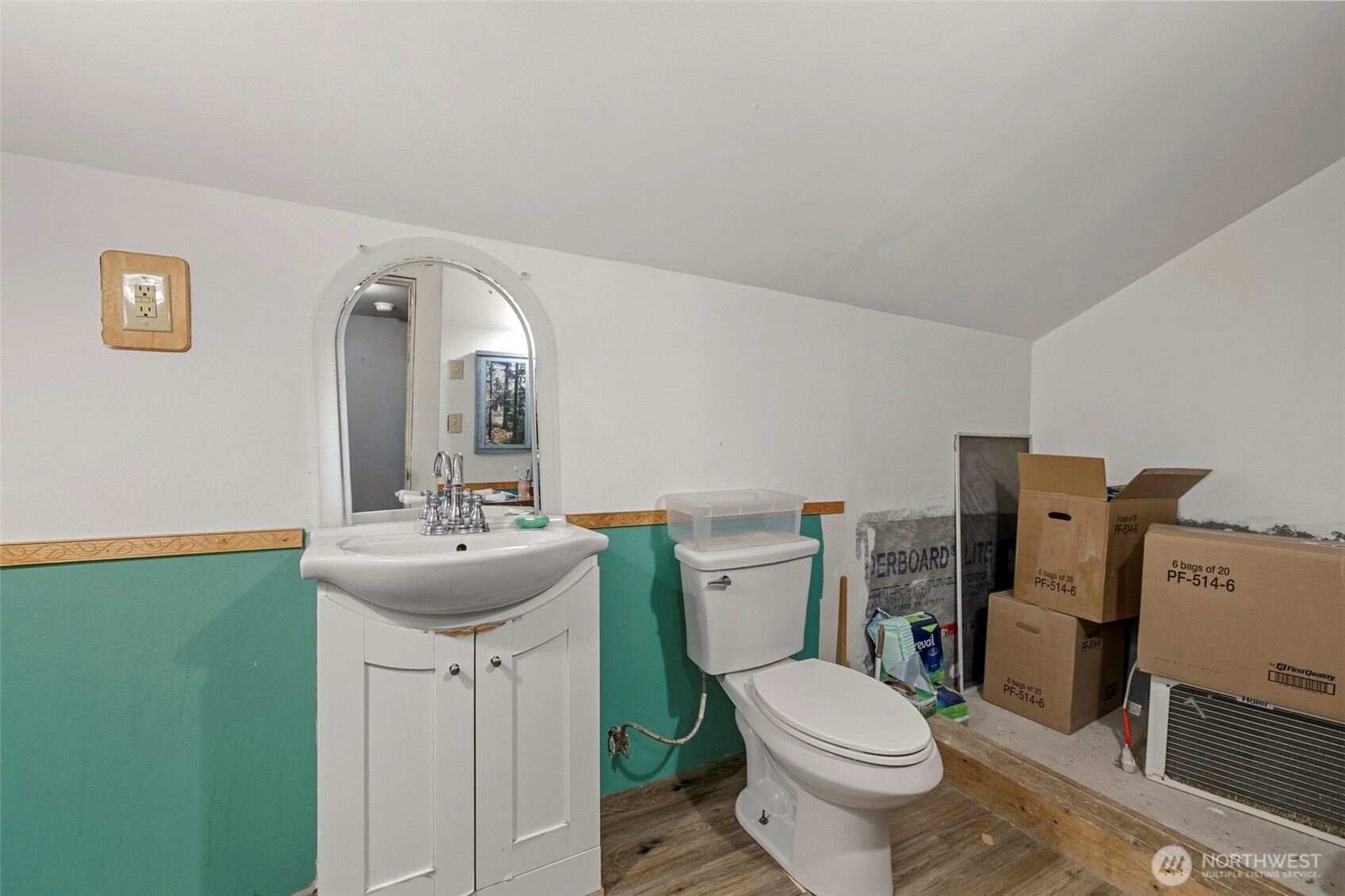 420 Warren Street Property Photo 29
