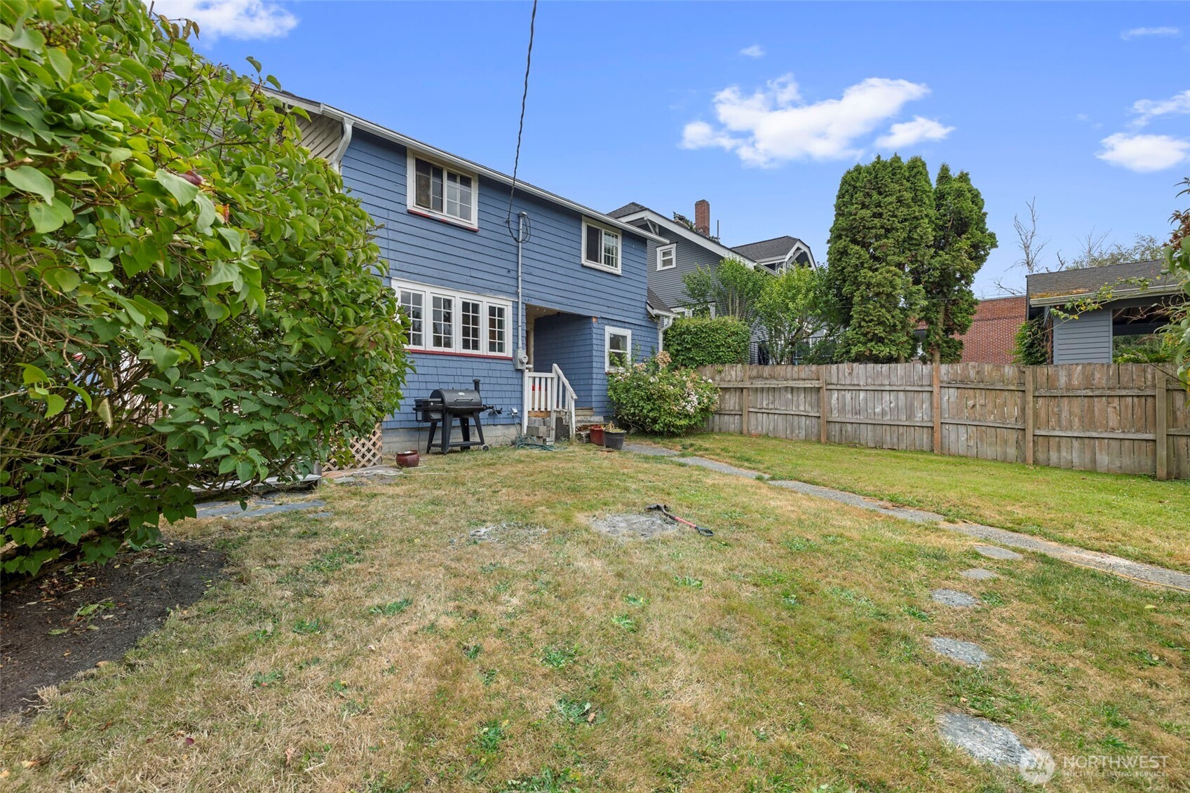 420 Warren Street Property Photo 34