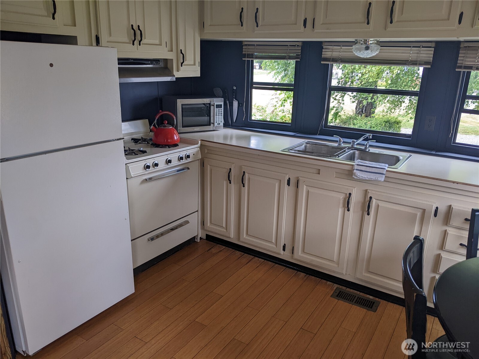 7704 Birch Bay Drive 0403 Property Photo 6
