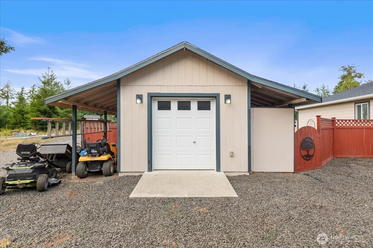 2701 Fishtrap Loop Property Photo 40