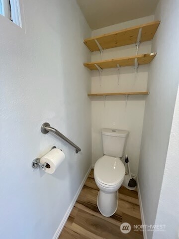 1915 1917 Broadway Avenue Property Photo 6