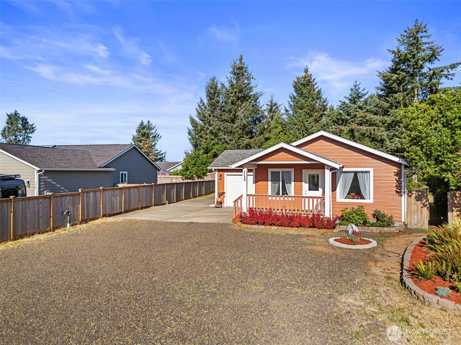 112 Seagate Street Property Photo 4