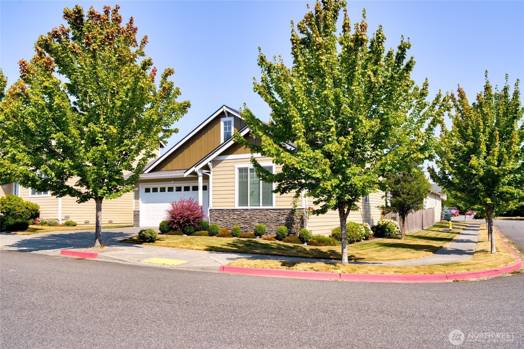 1758 Hillcrest Loop Property Photo 2