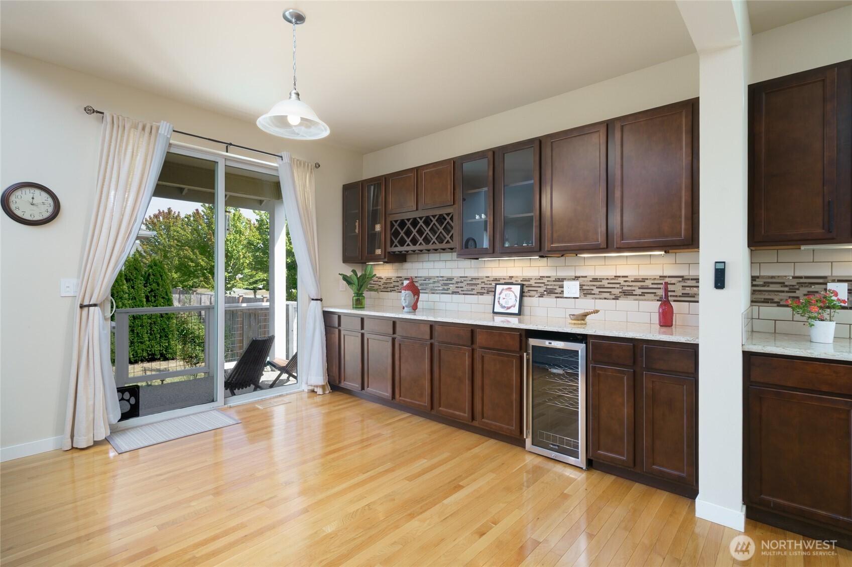 1758 Hillcrest Loop Property Photo 8