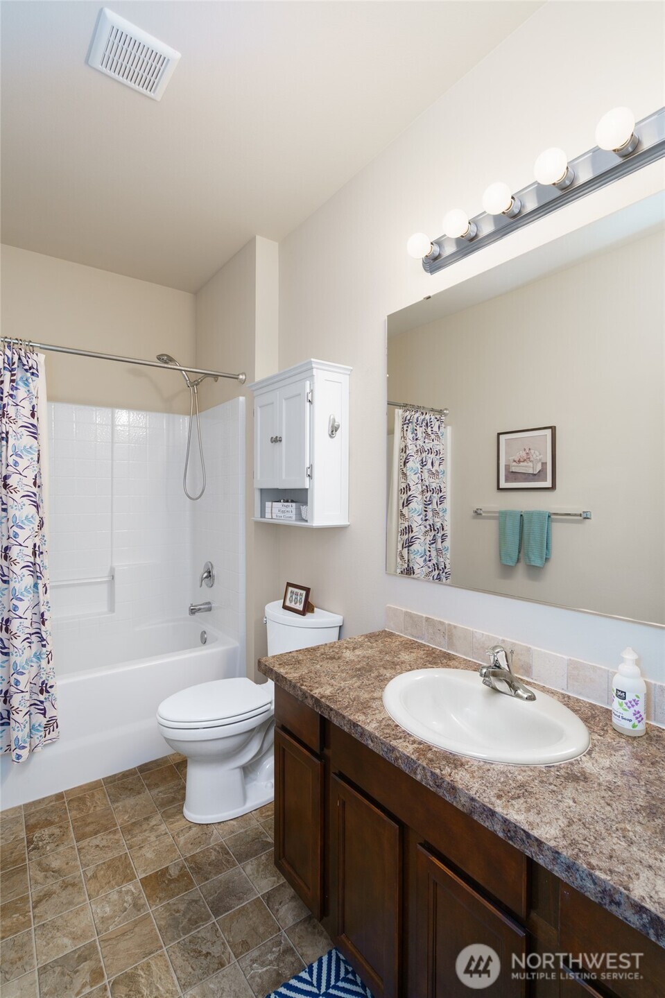 1758 Hillcrest Loop Property Photo 14