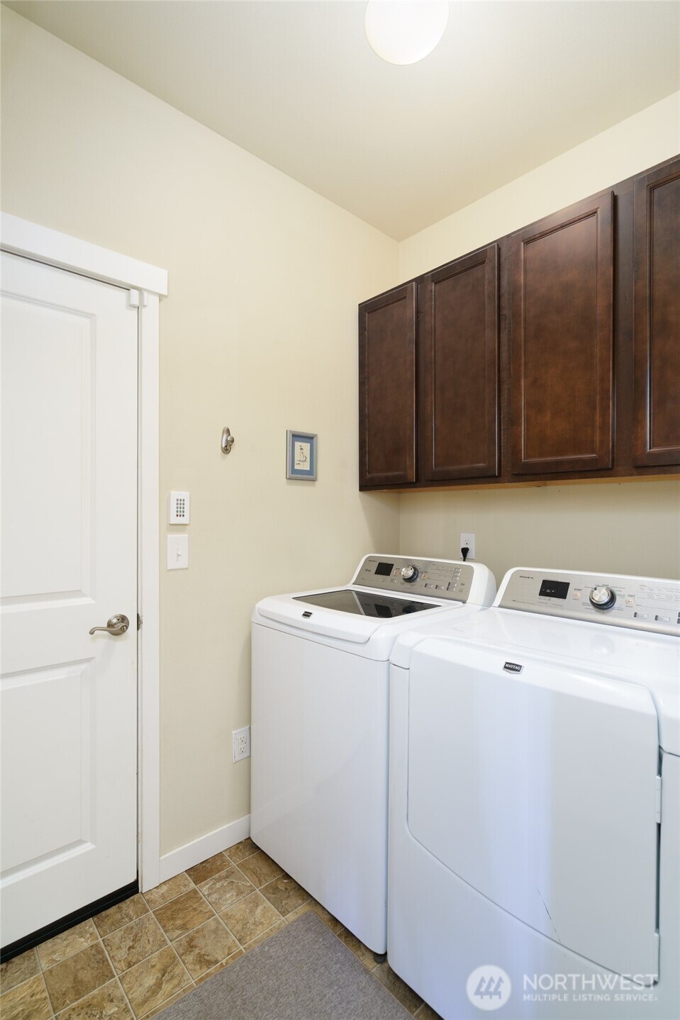 1758 Hillcrest Loop Property Photo 18