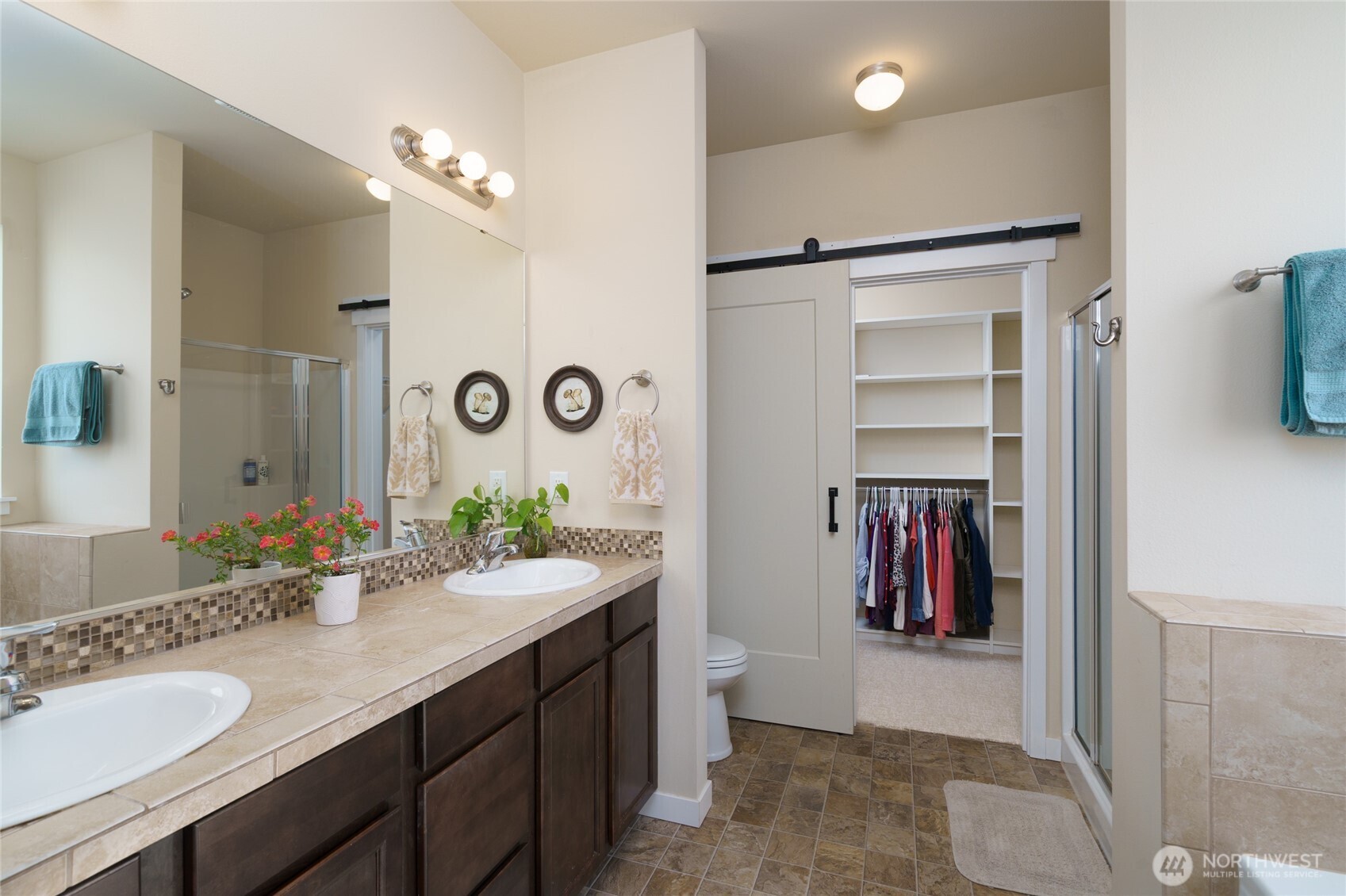 1758 Hillcrest Loop Property Photo 22