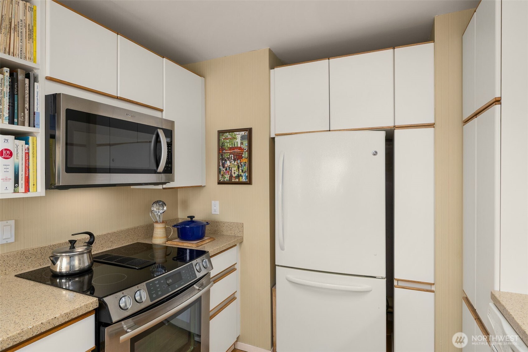 807 Lake Street 301 Property Photo 8
