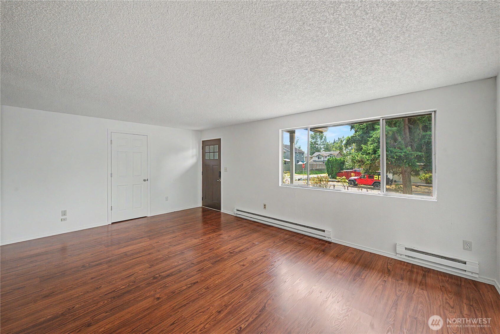 4639 E E Street Property Photo 4