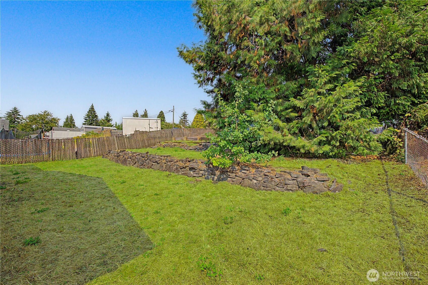 4639 E E Street Property Photo 17