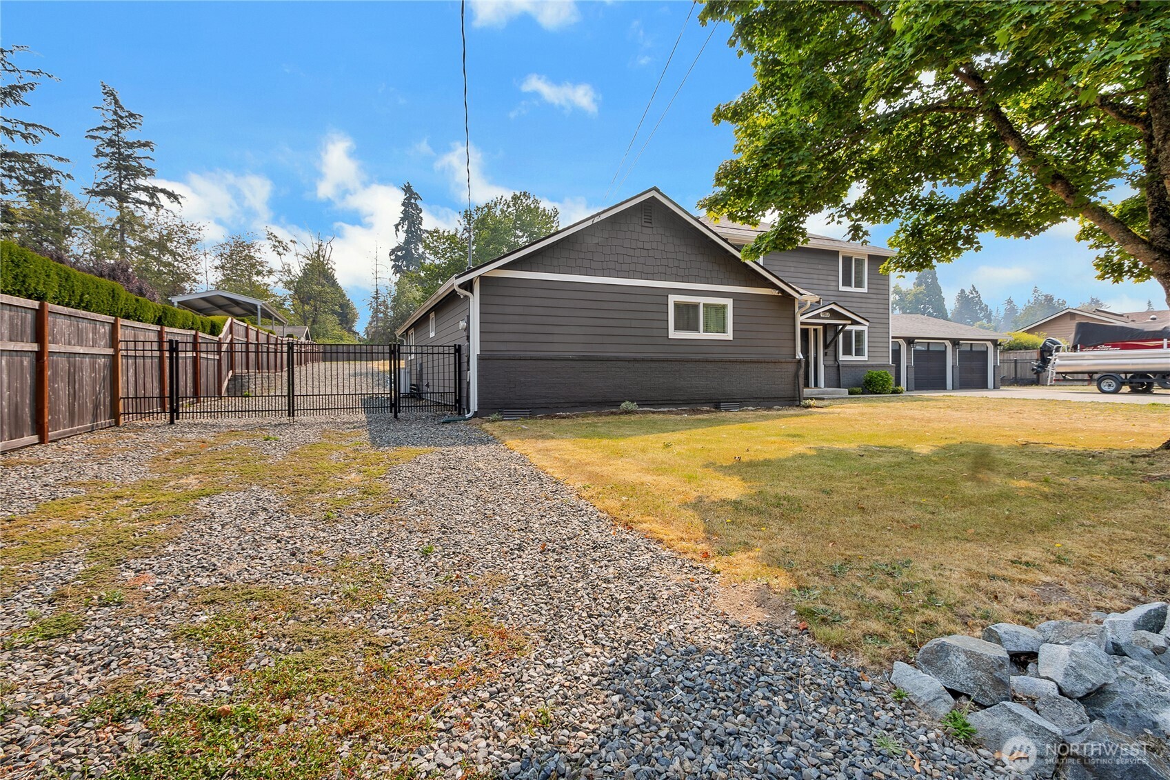 9817 66th Avenue Property Photo 4